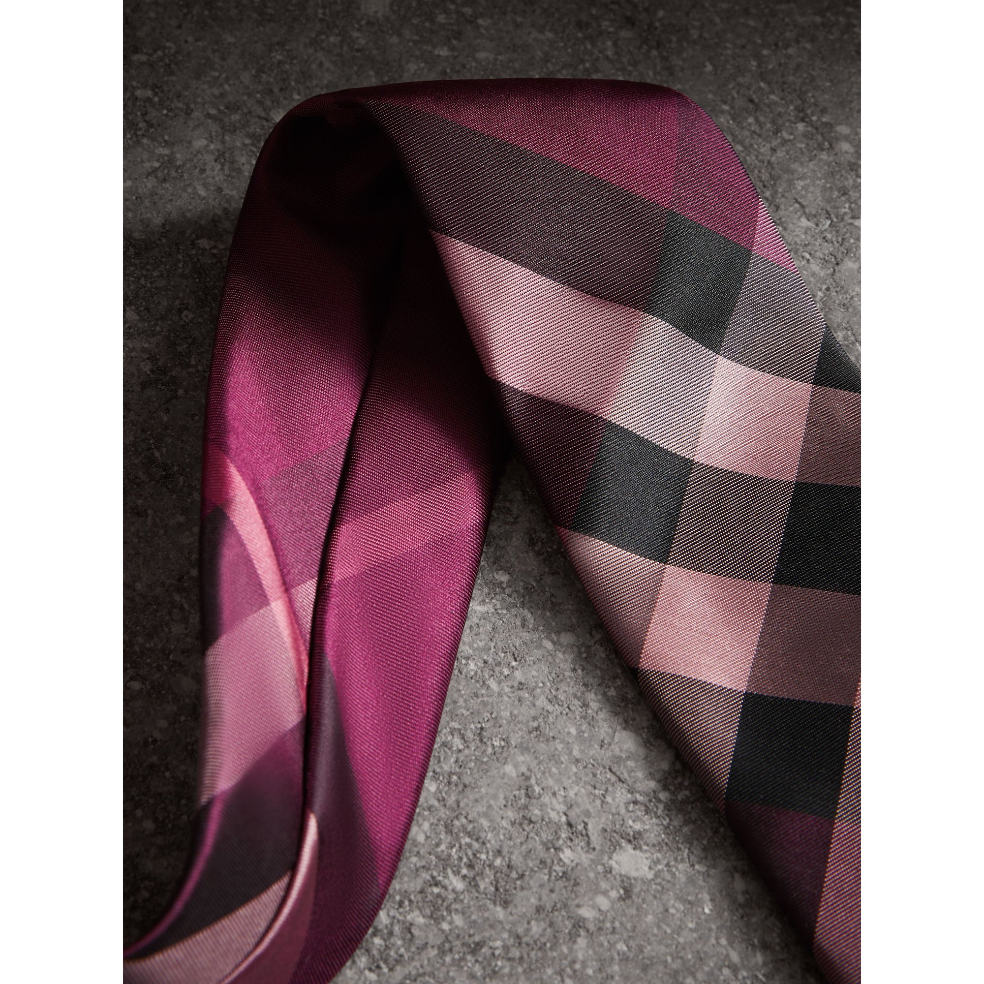 ROSE PINK Cravate moderne en soie à motif check
