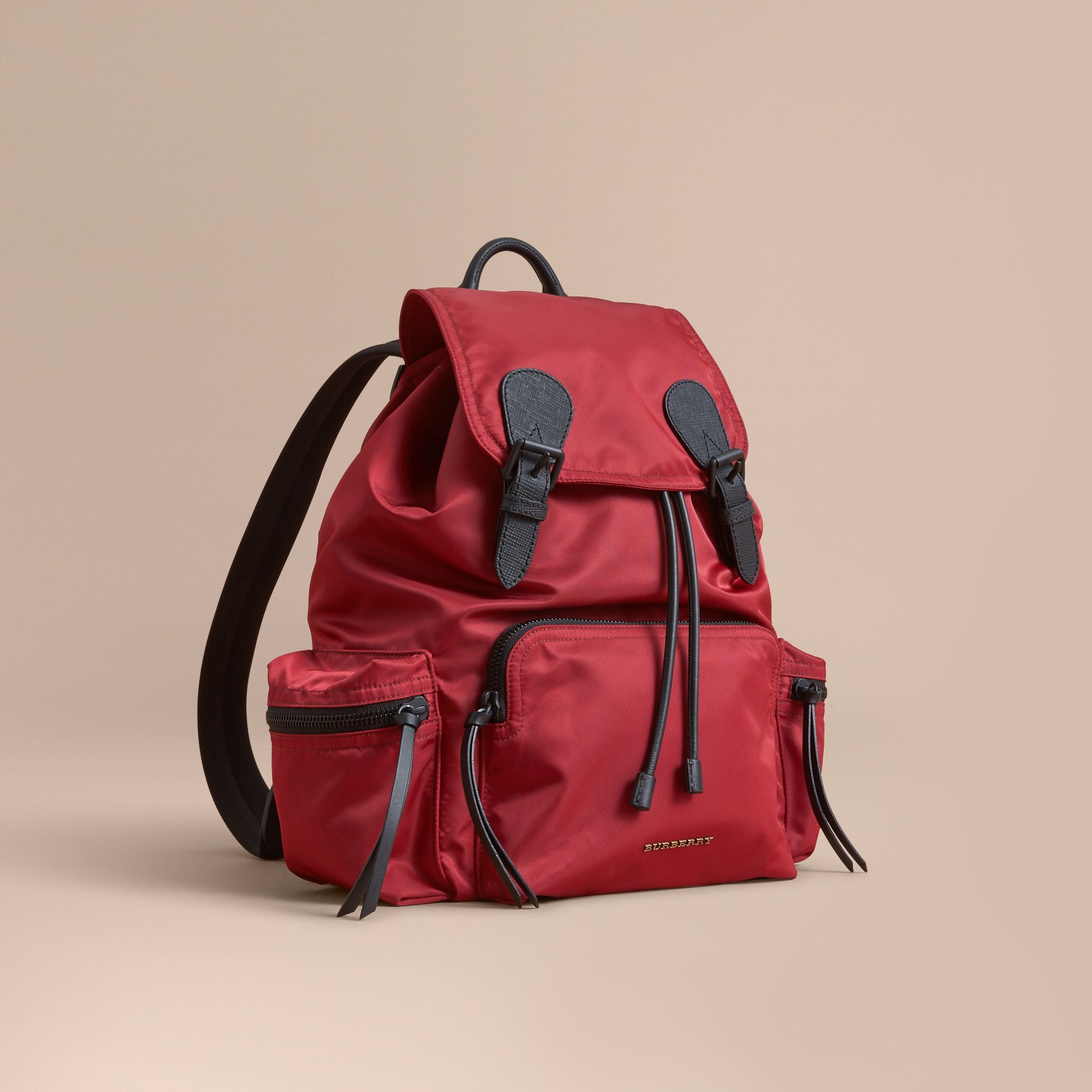 ANTIQUE RED Grand sac The Rucksack en nylon technique et cuir