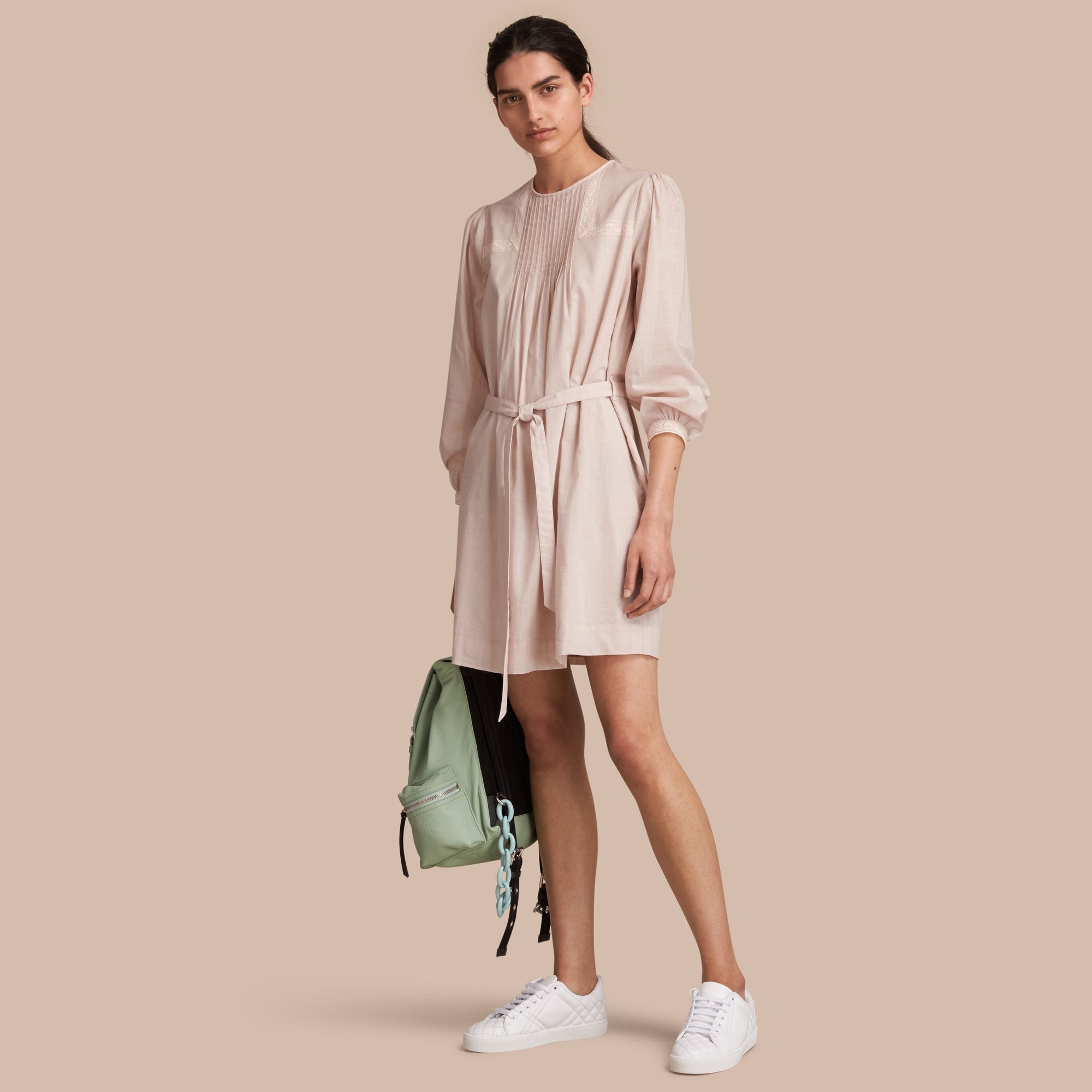 CHALK PINK Robe en coton avec dentelle à nervures