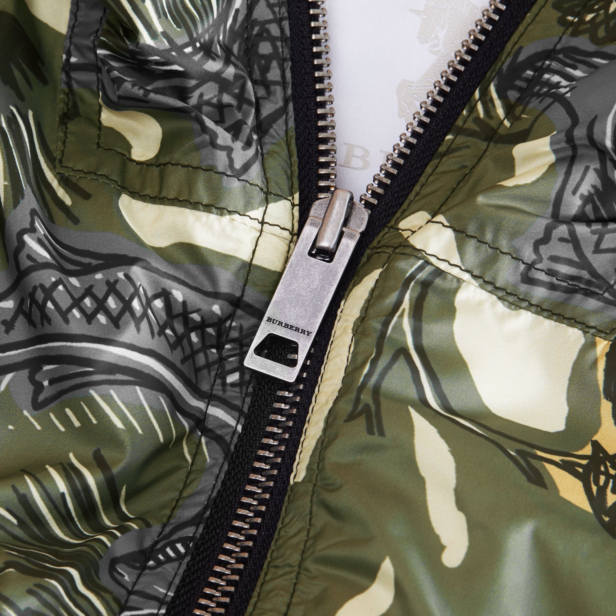 SAGE GREEN Bomber à capuche avec imprimé Bestiaire