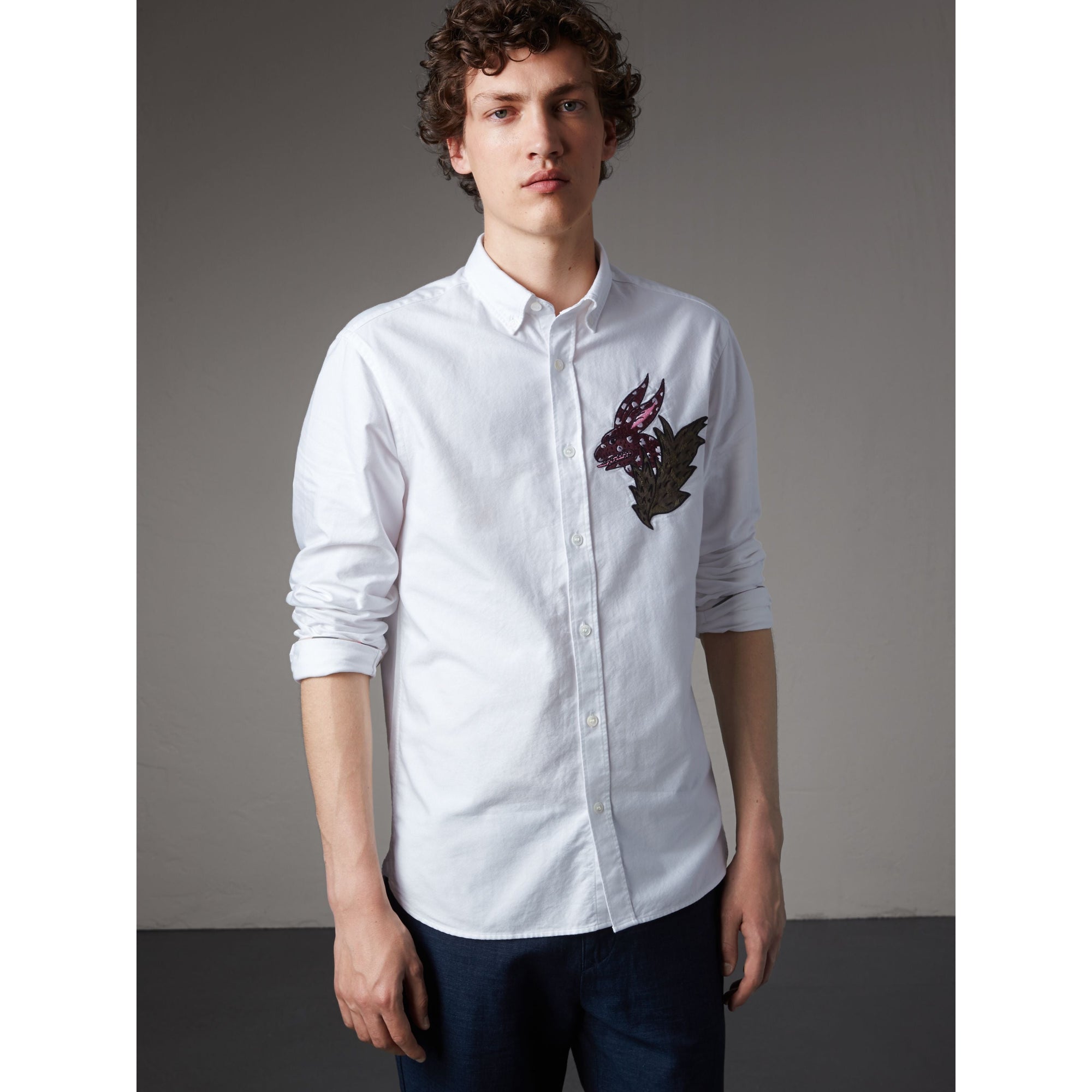 WHITE Chemise Oxford en coton à col boutonné avec motif Bestiaire