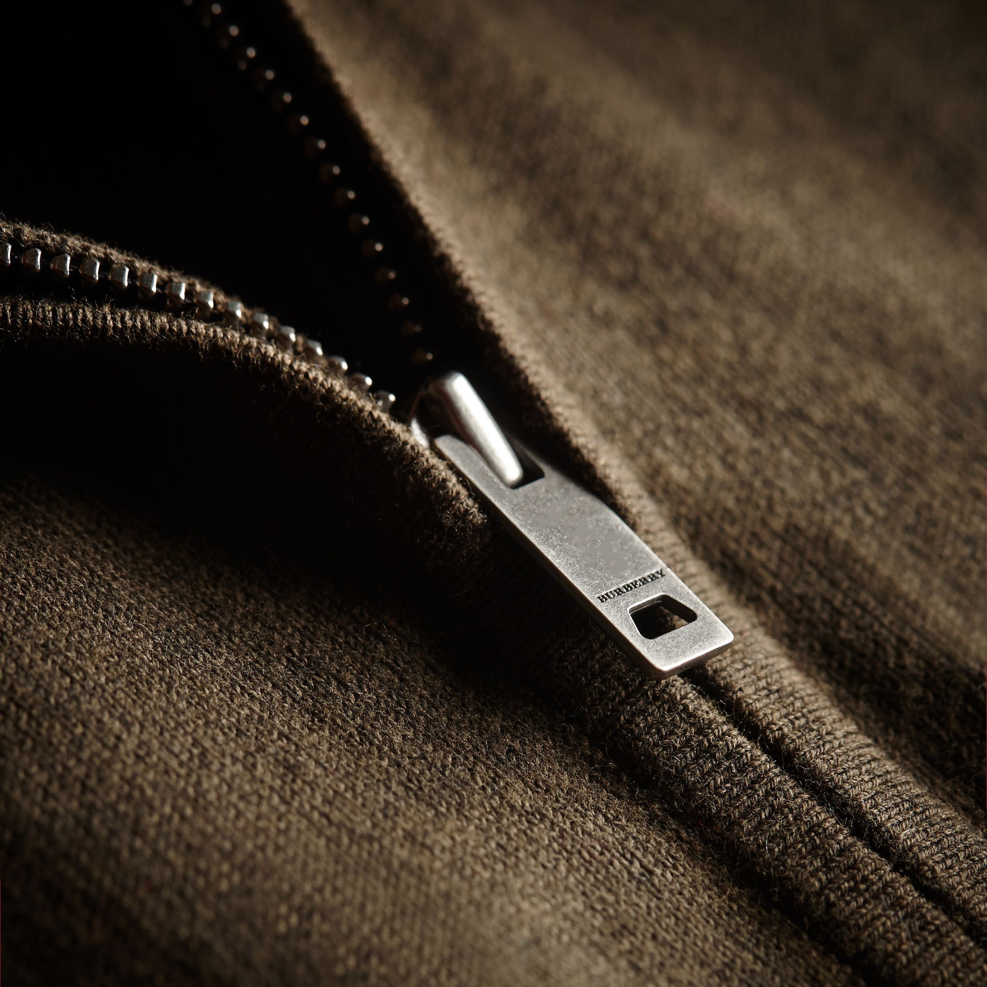 OLIVE MELANGE Cardigan en coton à détails check avec fermeture zippée à l'avant