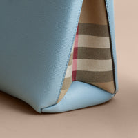PALE OPAL/SLATE BLUE Sac The Banner medium en cuir tricolore et coton House check