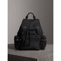 BLACK Sac The Rucksack de taille moyenne en cuir de cerf avec chaîne en résine