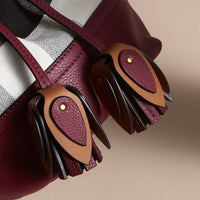 BURGUNDY RED Petit sac Burberry Bucket en toile Canvas check et cuir