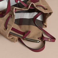 BURGUNDY RED Petit sac Burberry Bucket en toile Canvas check et cuir