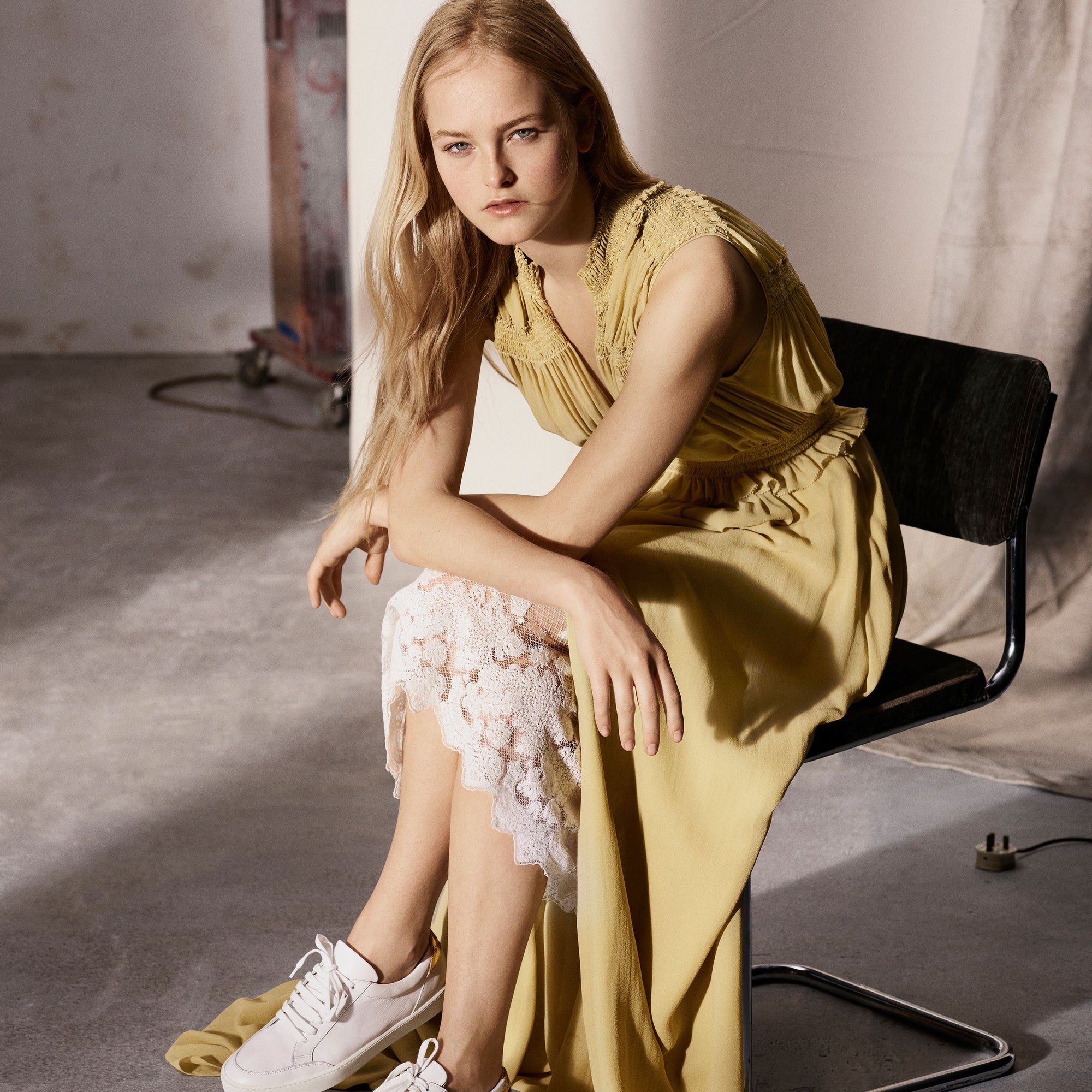 CORNFLOWER YELLOW Robe en Georgette de soie avec détails ruchés