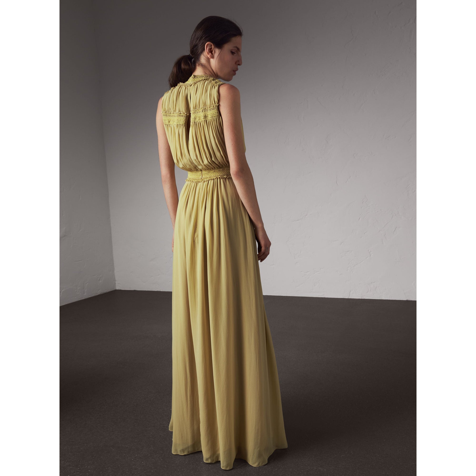 CORNFLOWER YELLOW Robe en Georgette de soie avec détails ruchés
