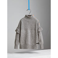 GREY MELANGE Pull à encolure montante en laine et cachemire avec volants