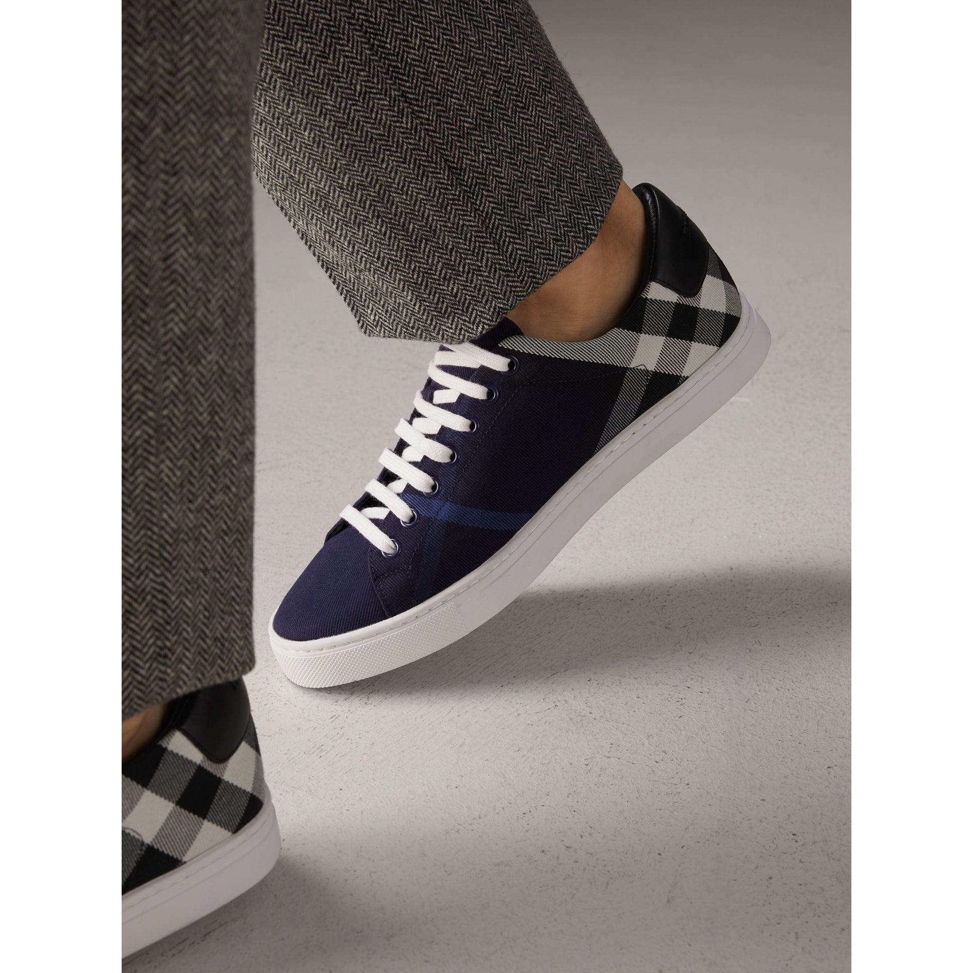 INDIGO BLUE/BLK Sneakers en cuir et coton House check surteint