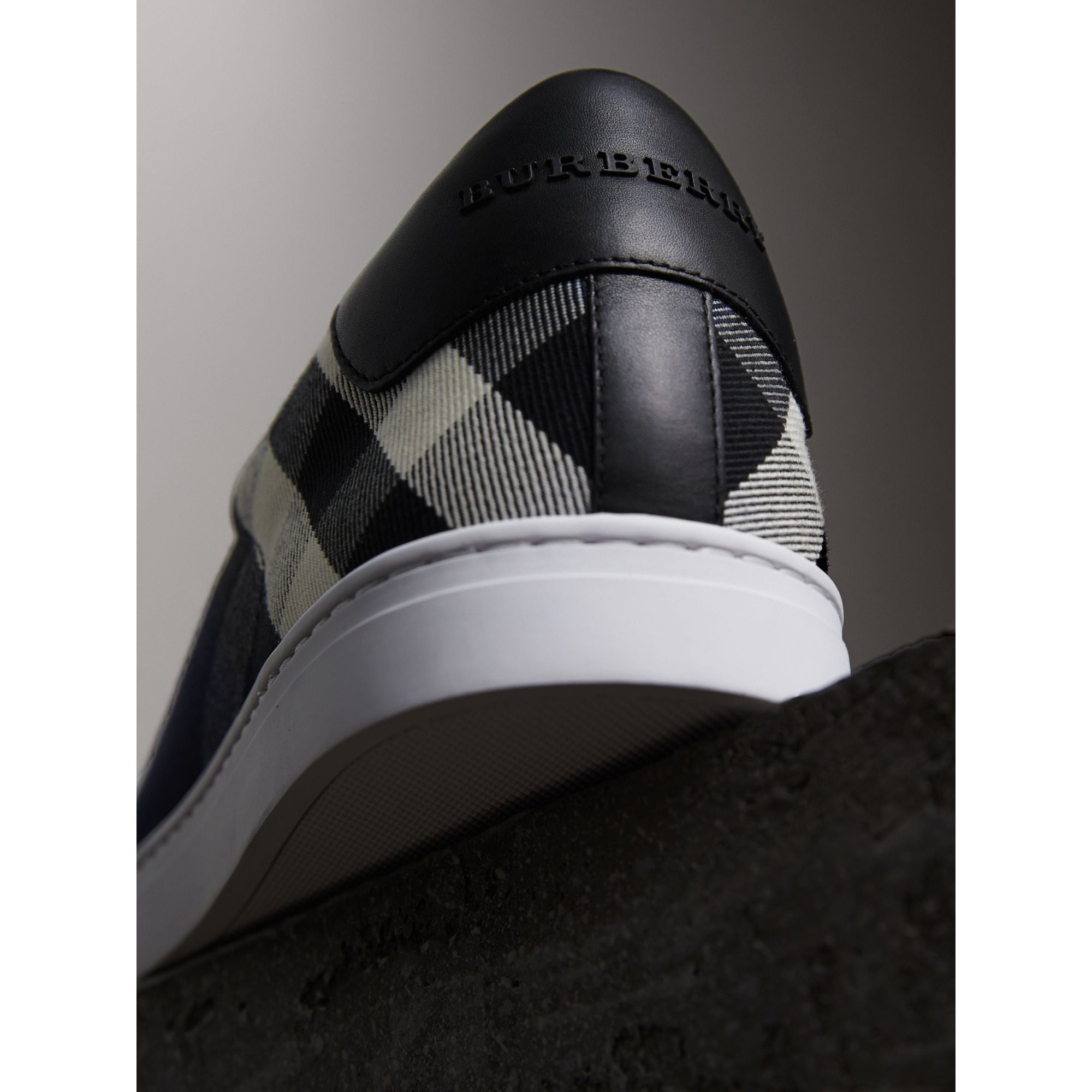 INDIGO BLUE/BLK Sneakers en cuir et coton House check surteint