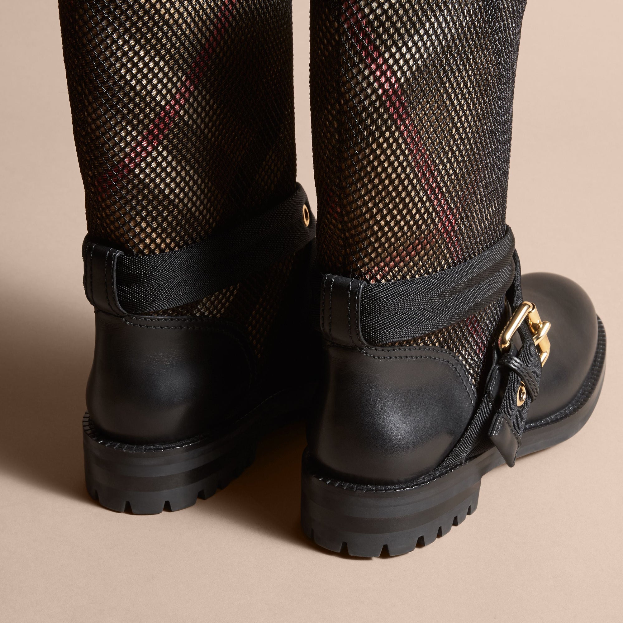 BLACK Bottes en cuir, filet et tissu House check