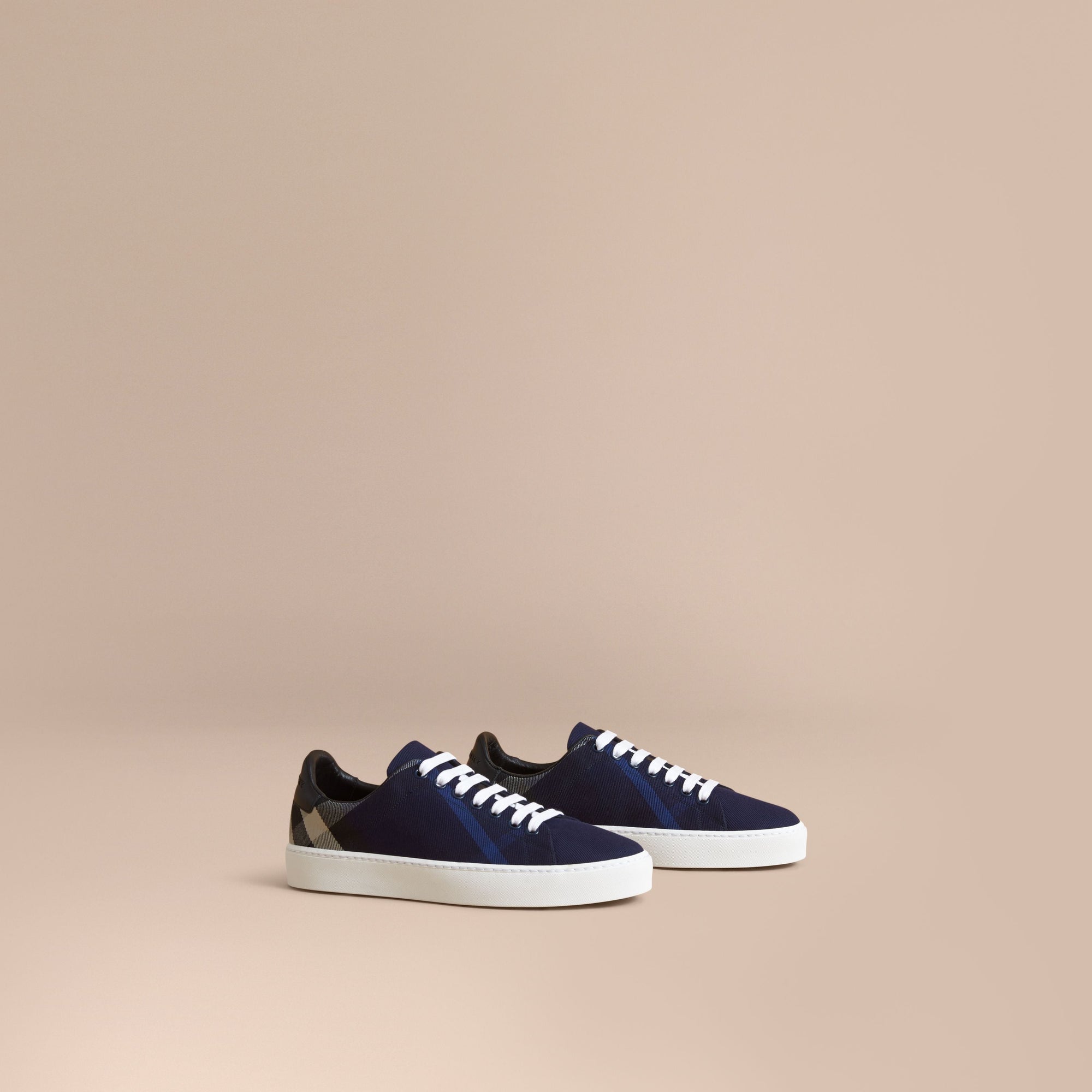 INDIGO BLUE Sneakers en cuir et coton House check surteint