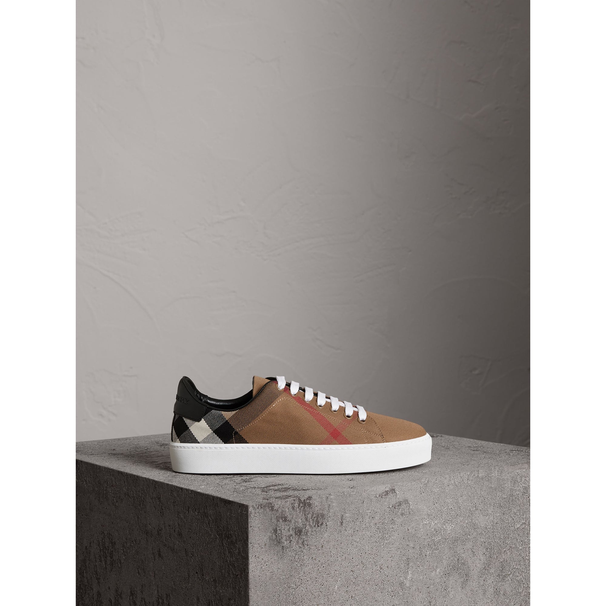 CLASSIC CHECK Sneakers en coton House check et cuir