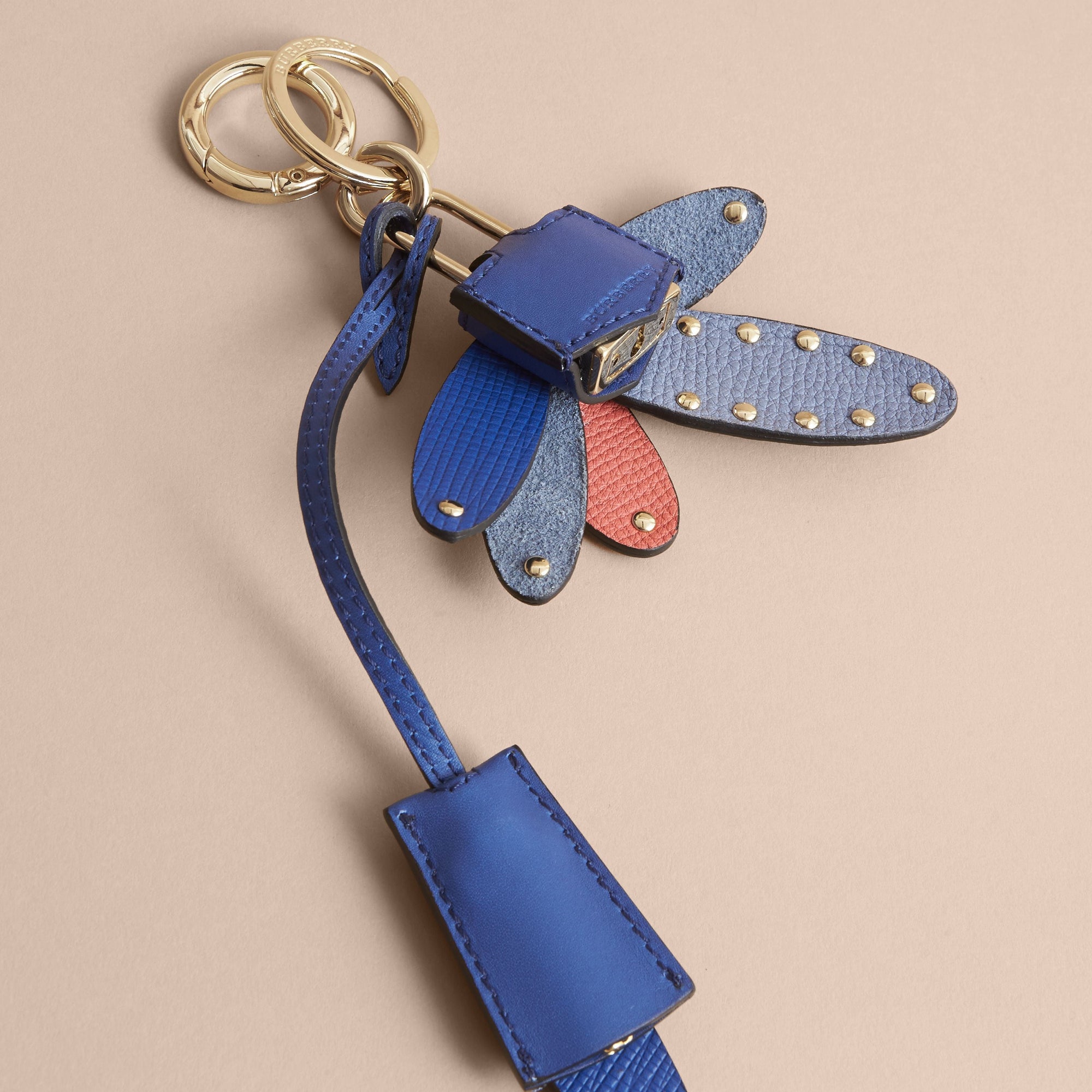 HYDRANGEA BLUE Bijou porte-clés en cuir à motif Bestiaire avec cadenas
