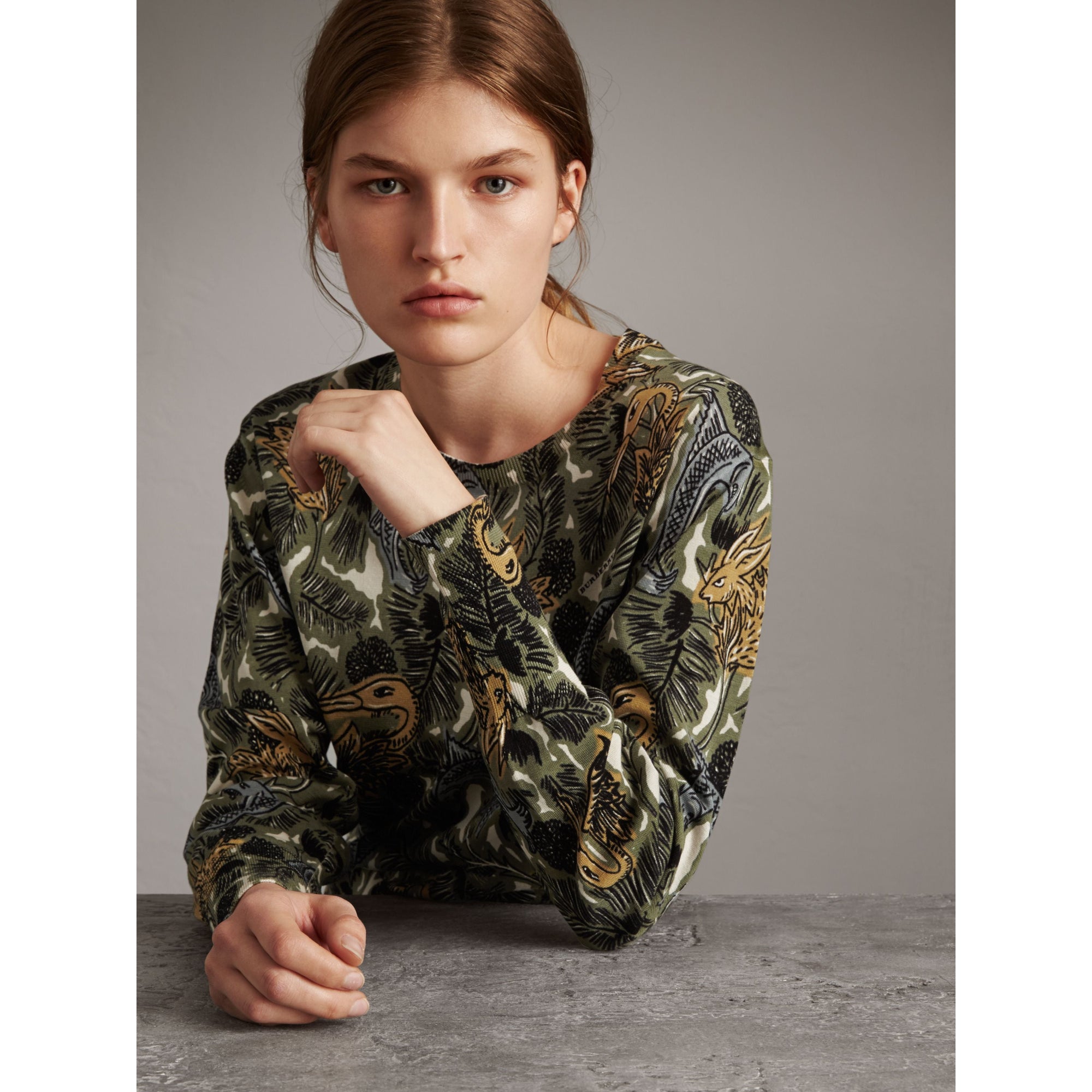 SAGE GREEN Pull en coton à imprimé Bestiaire