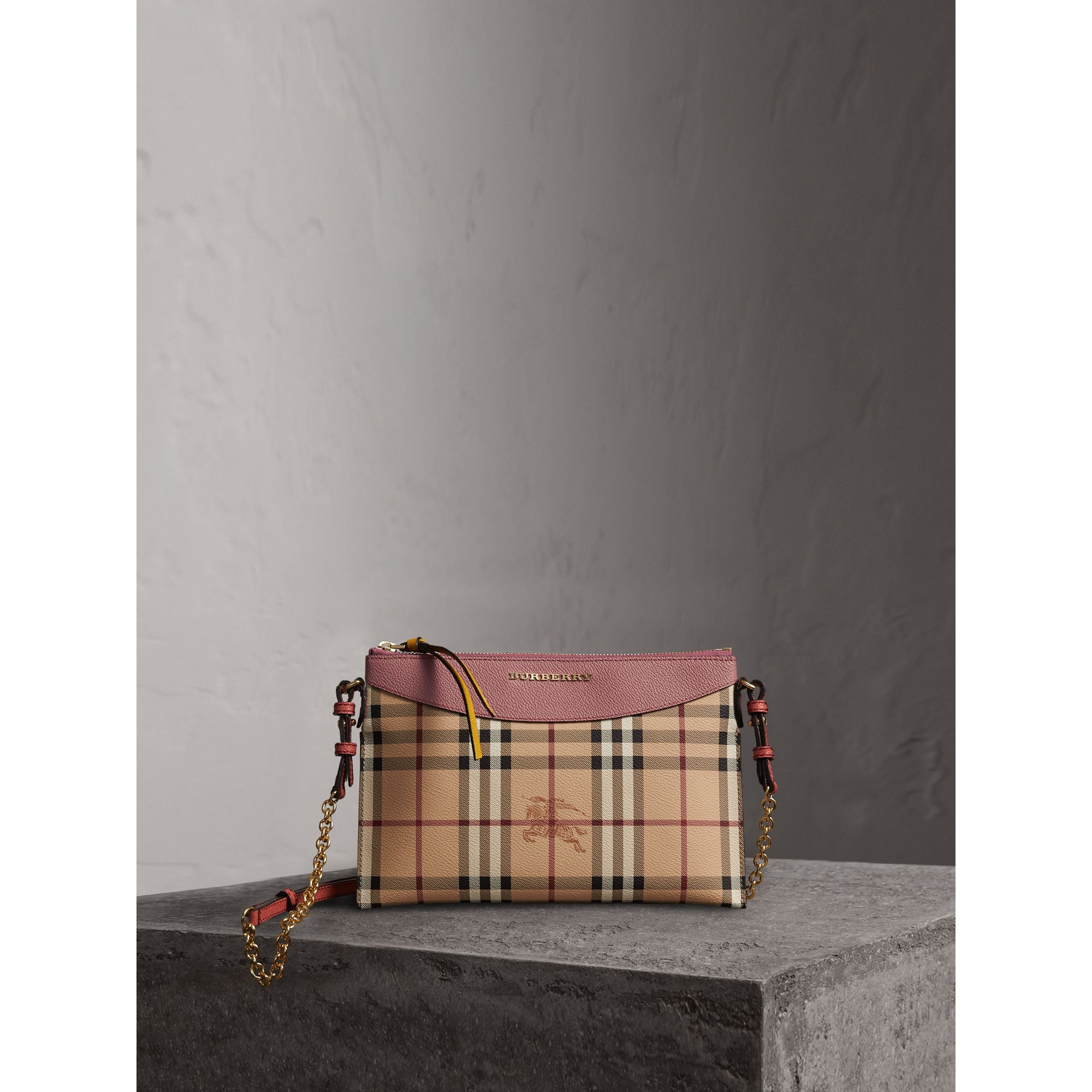 DUSTY PINK/MULTI Clutch bicolore en cuir et tissu Haymarket check