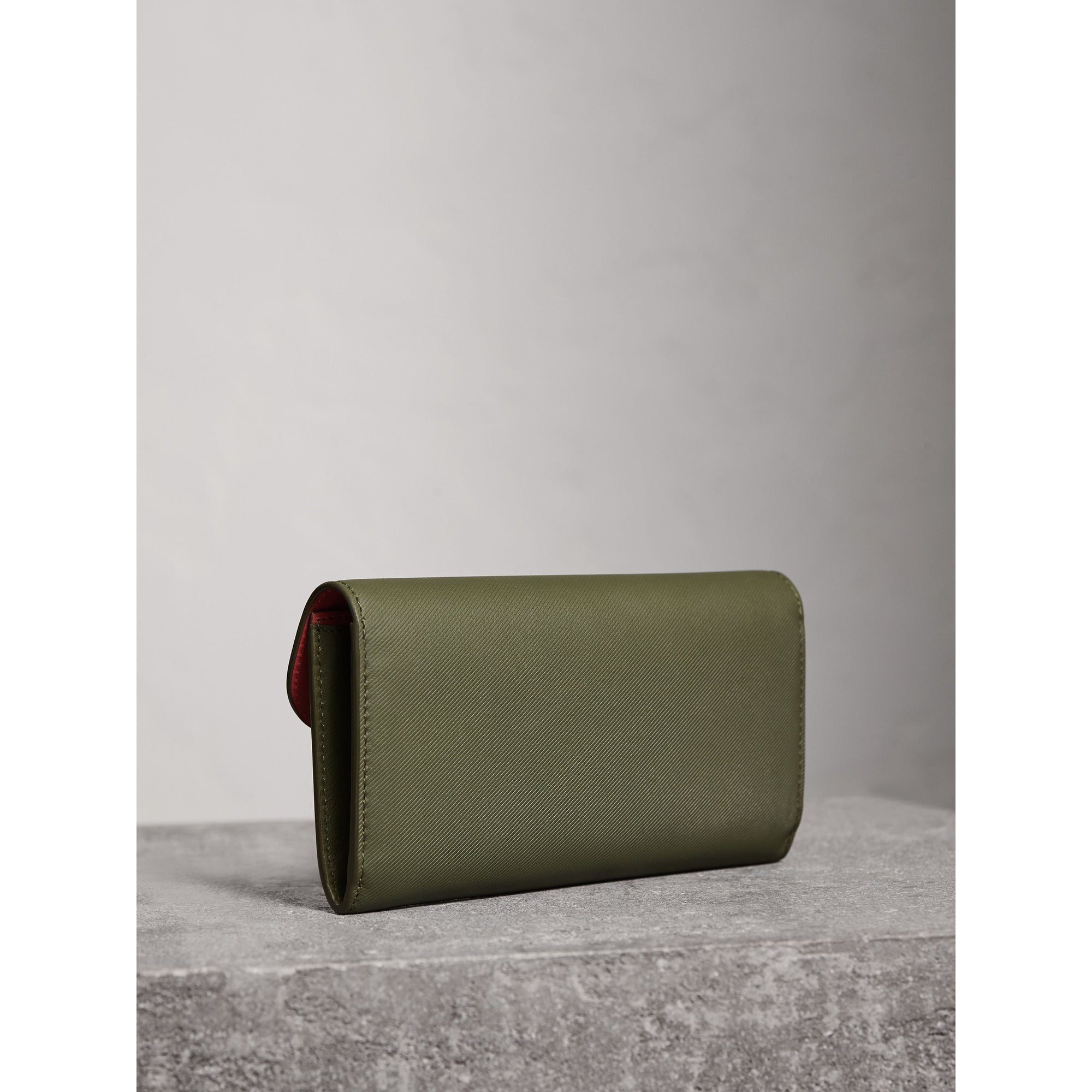 MSS GREEN/BLSM PINK Portefeuille continental en cuir trench bicolore