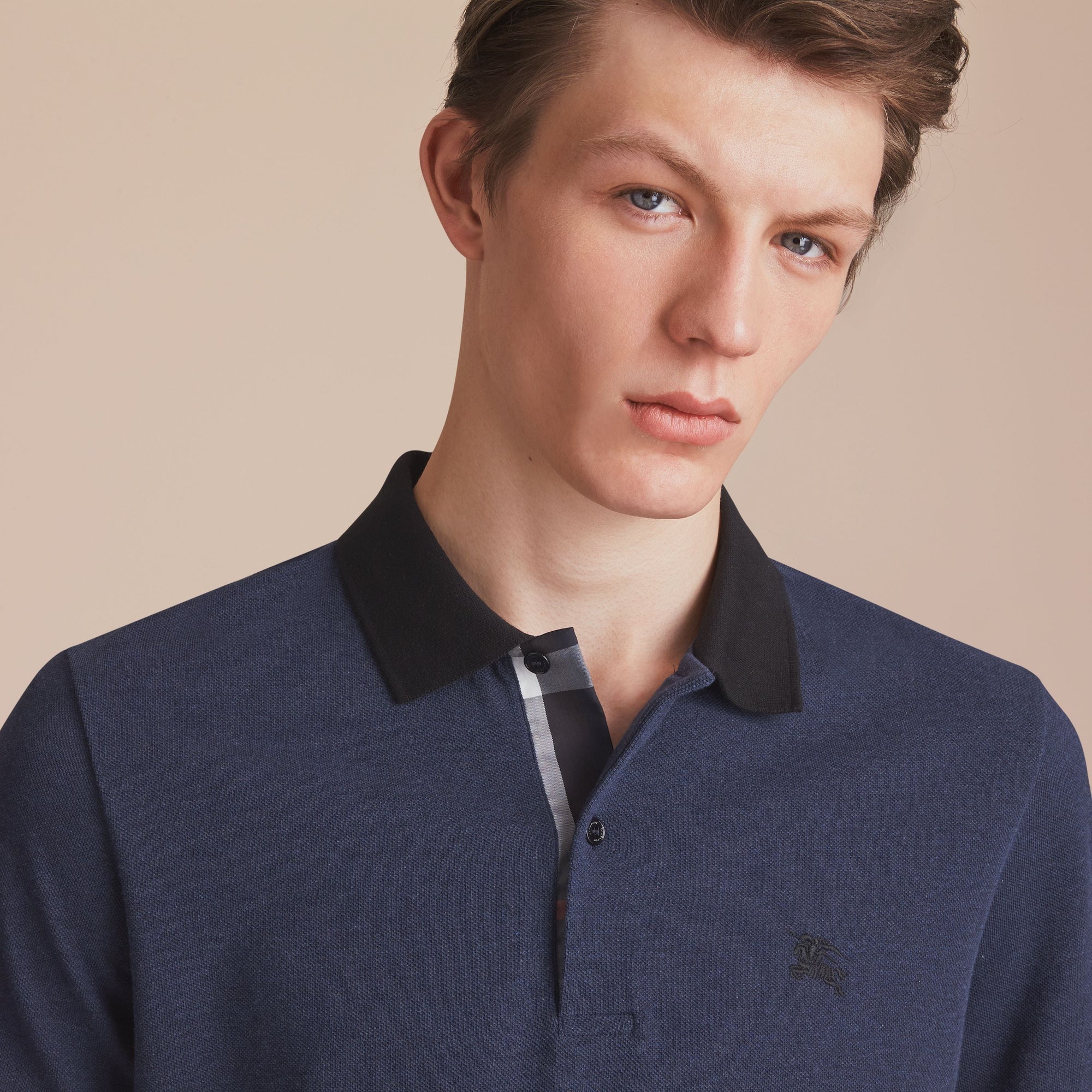 NAVY MELANGE Polo bicolore en piqué de coton avec patte à motif check