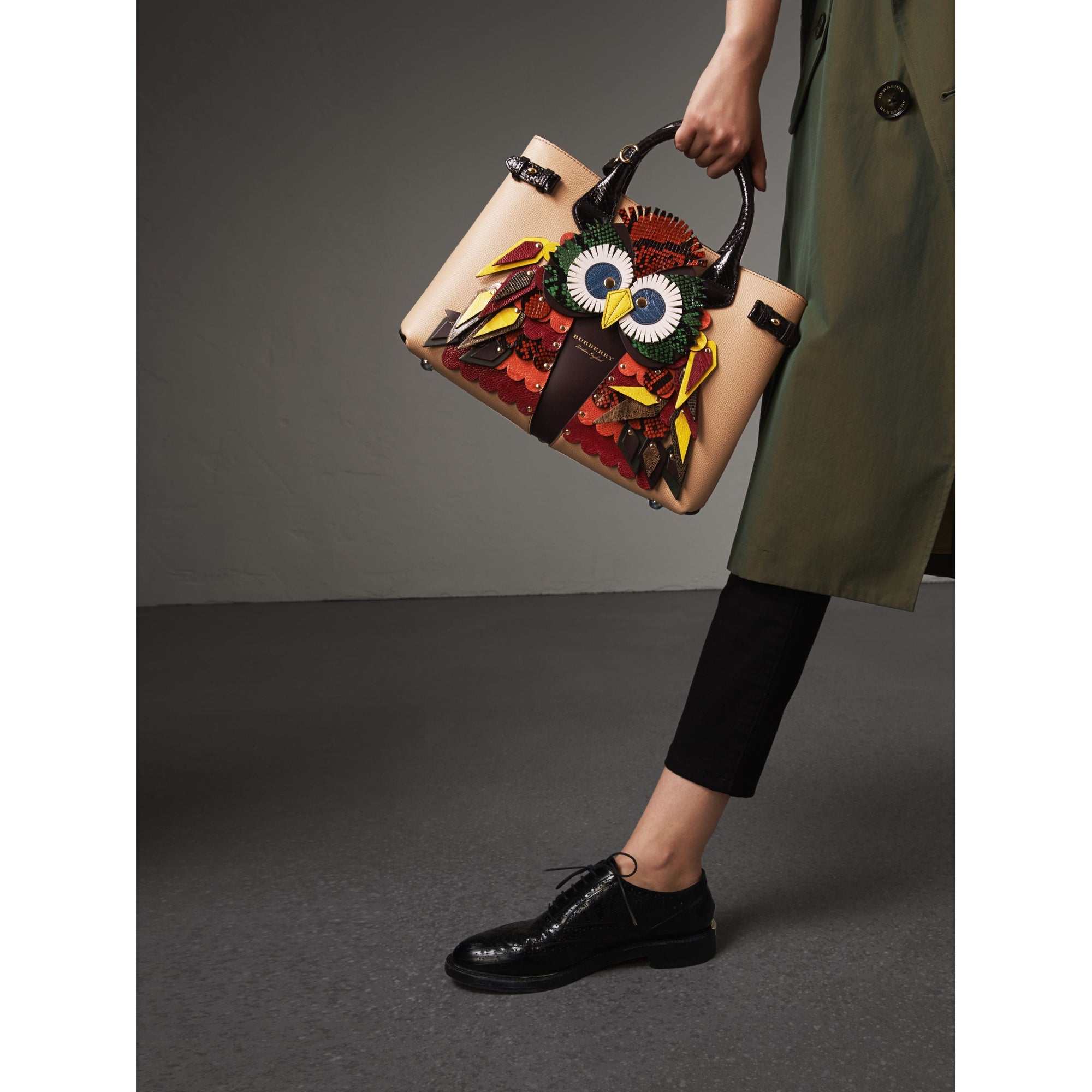 CHINO Sac The Banner moyen en cuir avec motif Bestiaire