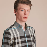 MIST GREY Chemise en popeline de coton à motif check avec col boutonné