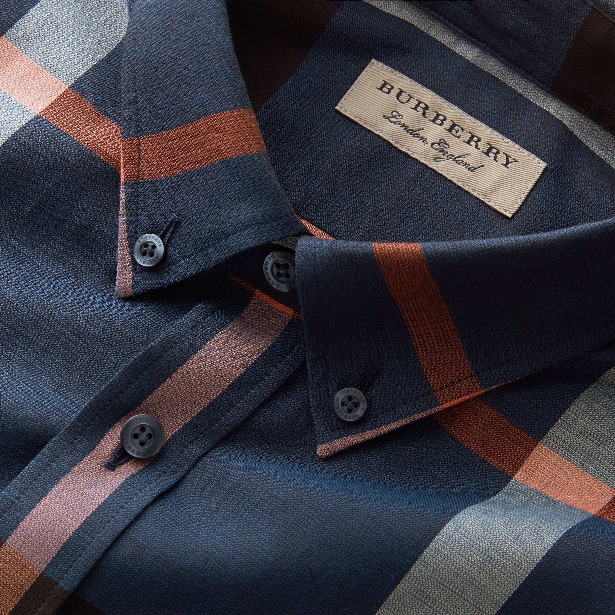 INK BLUE Chemise en popeline de coton à motif check avec col boutonné