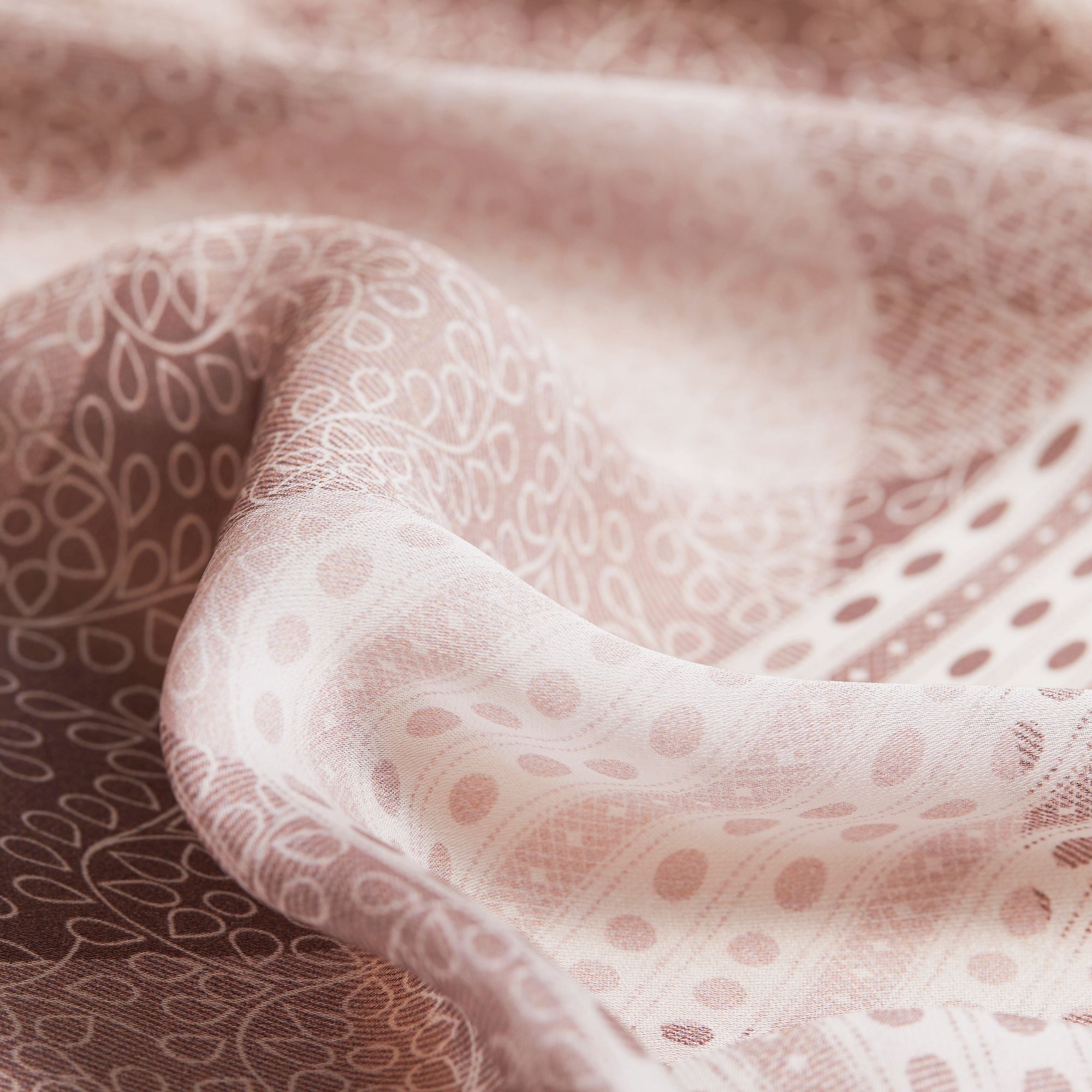 ASH ROSE Écharpe en soie à imprimé floral en dentelle et motif check