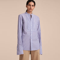 PALE BLUE/WHITE Chemise unisexe en coton rayé à col officier avec plastron plissé