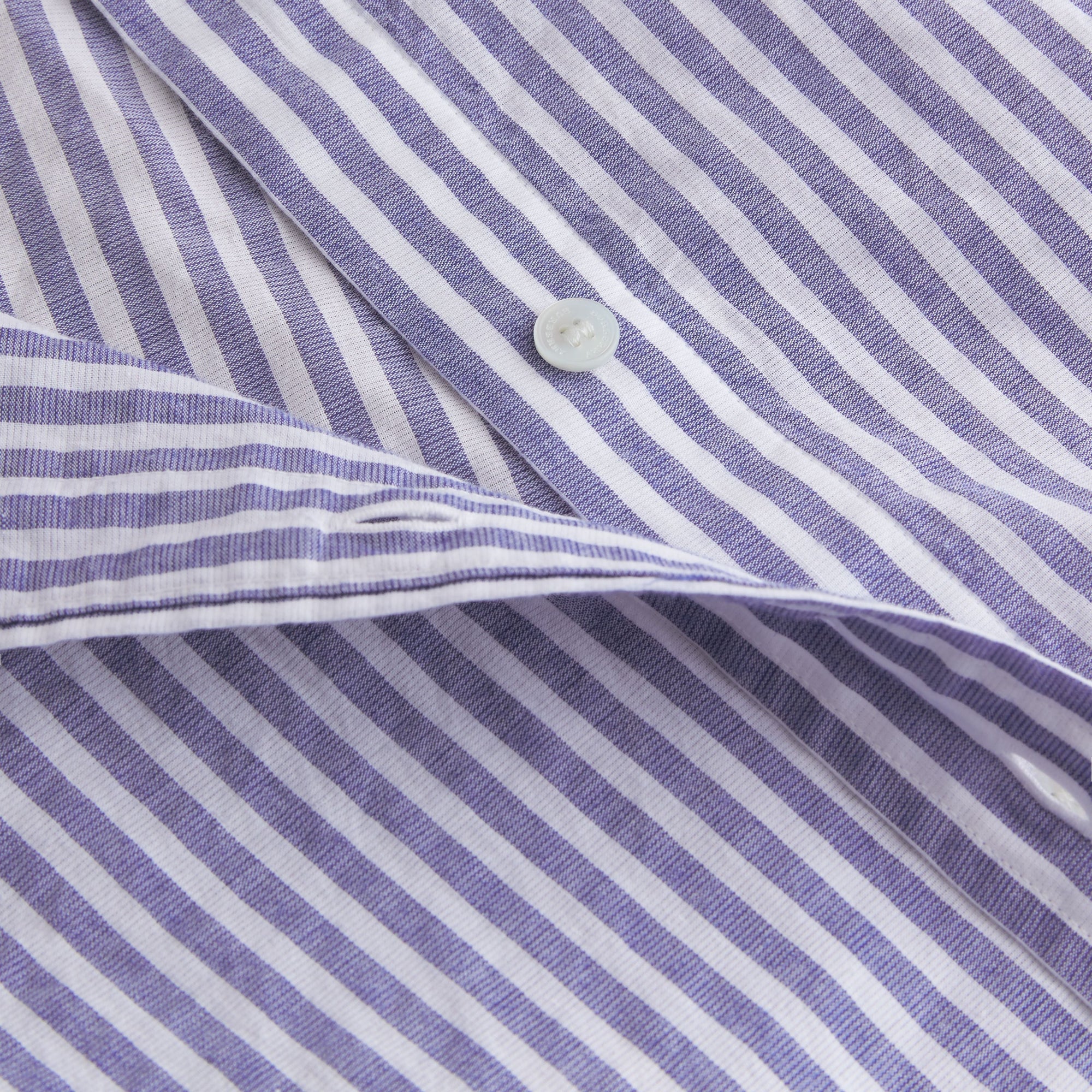 PALE BLUE/WHITE Chemise unisexe en coton rayé à col officier avec plastron plissé