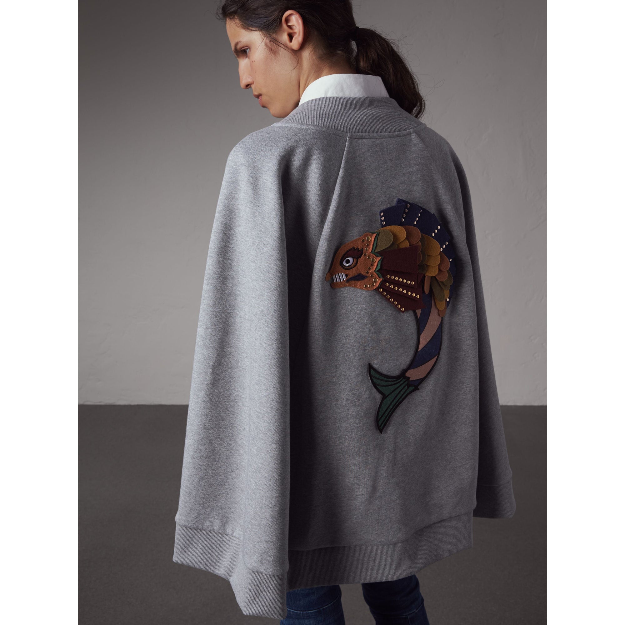 PALE GREY MELANGE Cape sweat-shirt avec appliqué Bestiaire