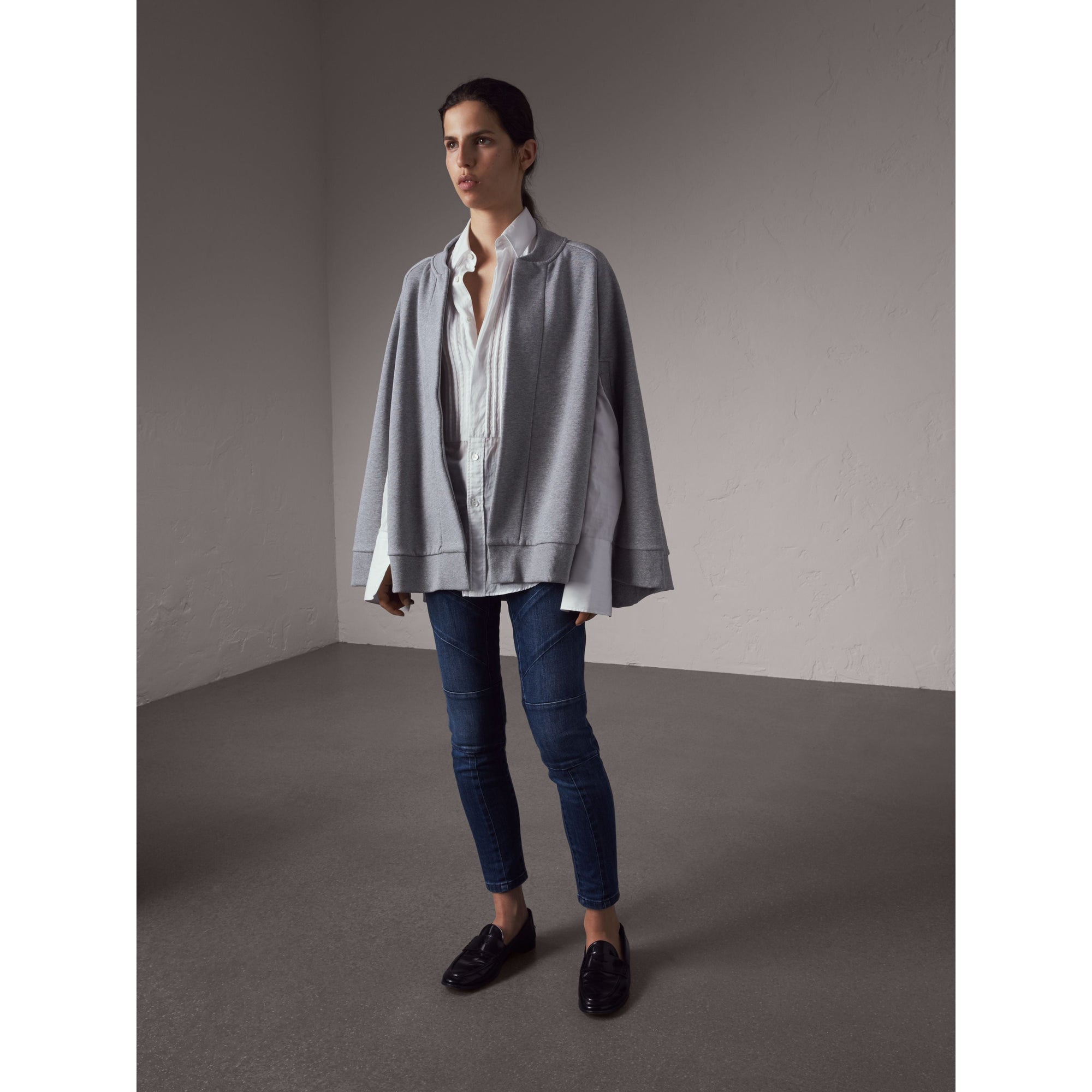 PALE GREY MELANGE Cape sweat-shirt avec appliqué Bestiaire