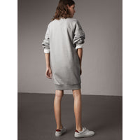 PALE GREY MELANGE Robe sweat-shirt en jersey de coton avec motif brodé