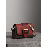 ANTIQUE RED Sac à bandoulière The Buckle en cuir color-block