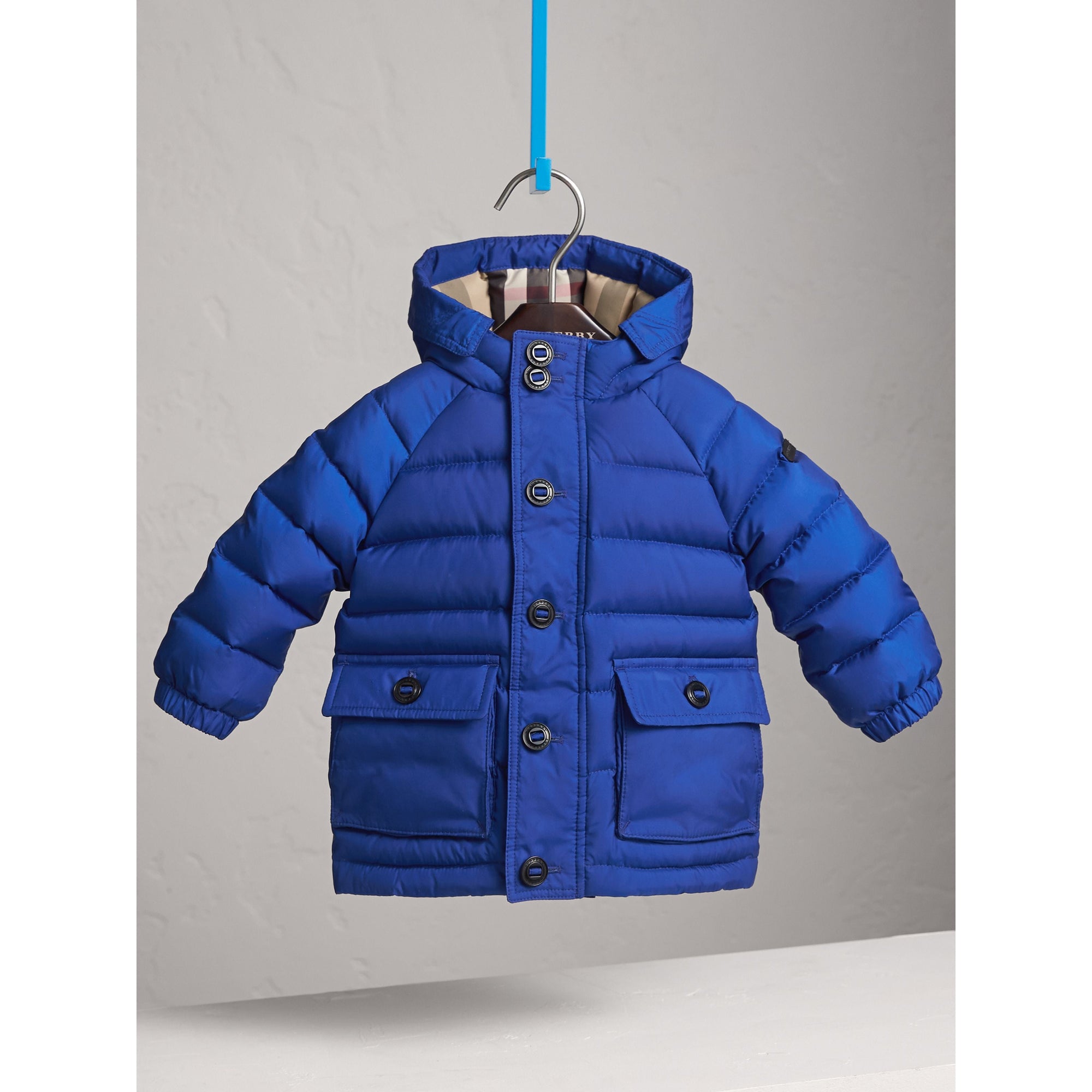 BRILLIANT BLUE Doudoune courte imperméable à capuche