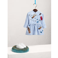 PALE BLUE/WHITE Robe chemise en coton et lin avec appliqué icônes londoniennes