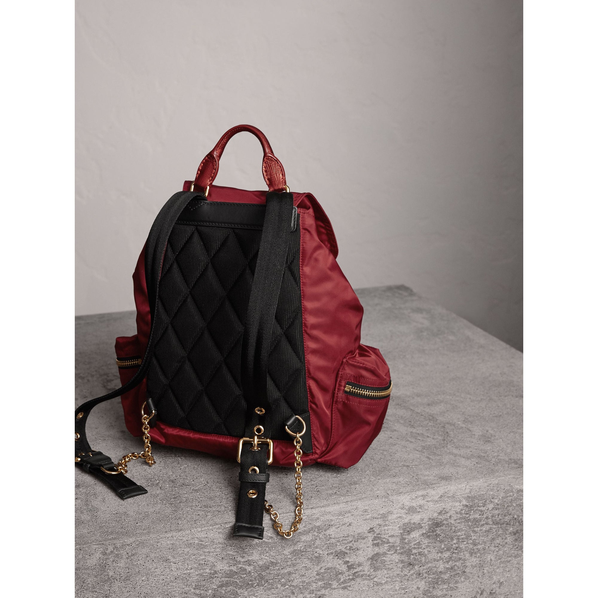 CRIMSON RED/CRIM RED Sac The Rucksack moyen en nylon technique et cuir