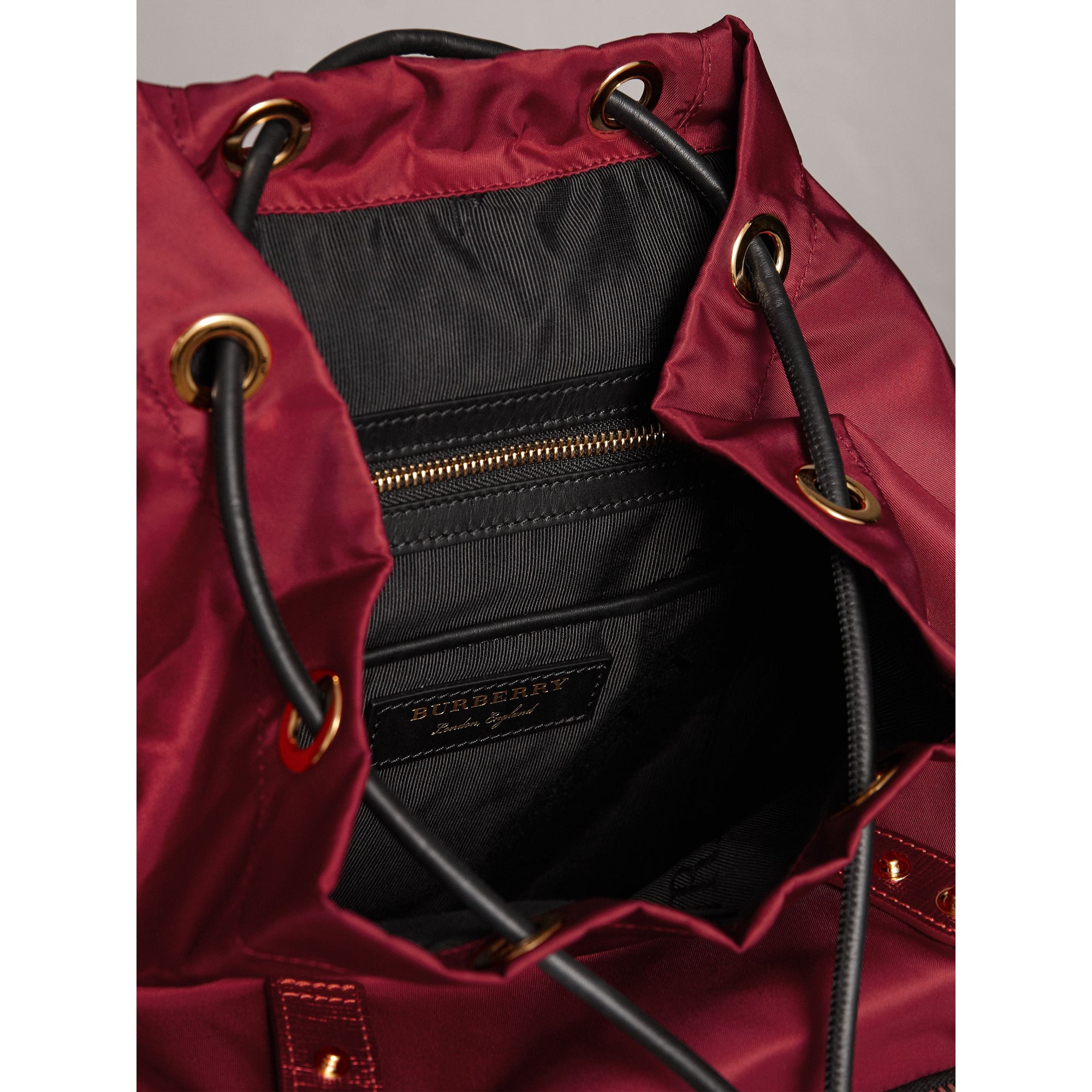 CRIMSON RED/CRIM RED Sac The Rucksack moyen en nylon technique et cuir