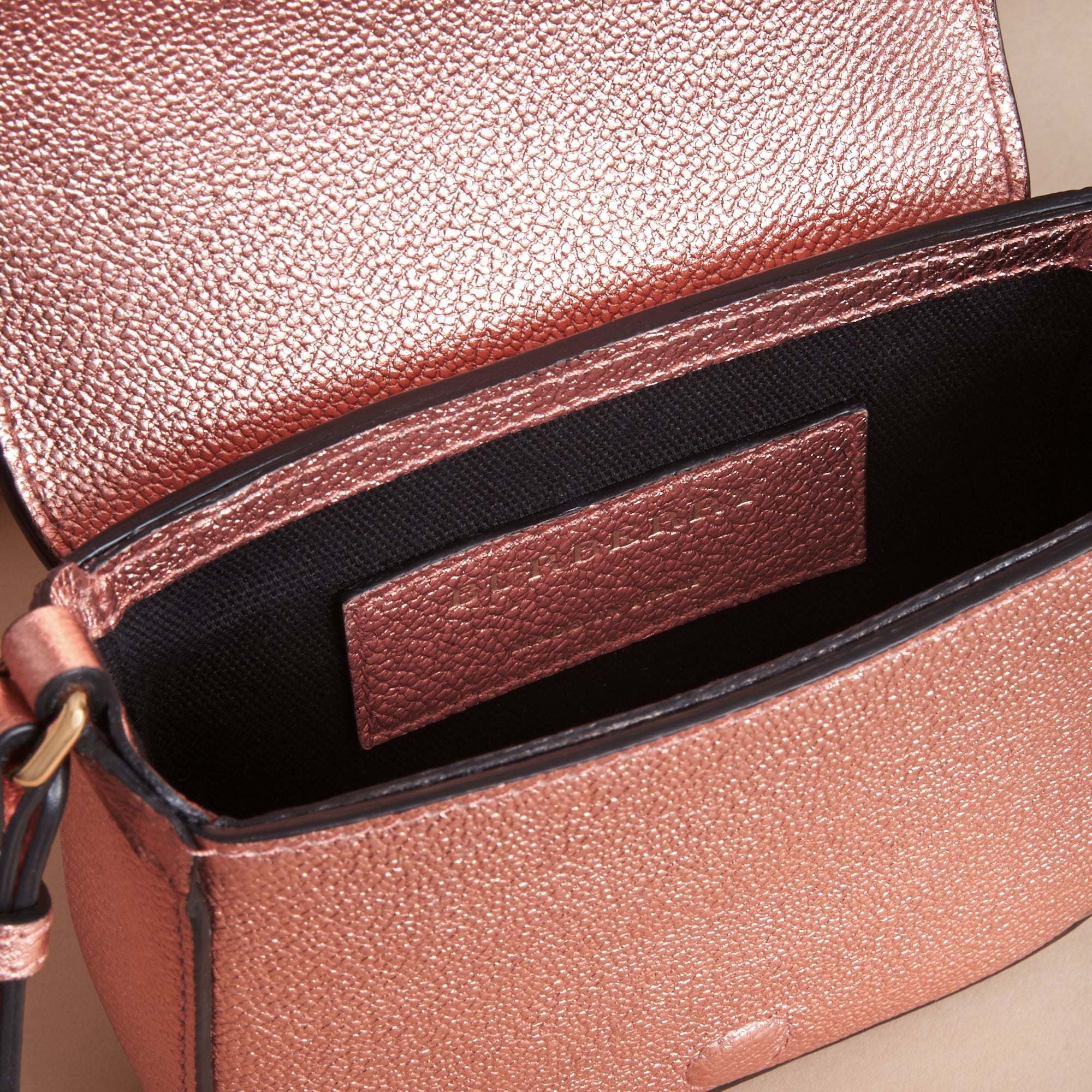 COPPER PINK Sac à bandoulière en cuir métallisé