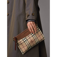 BRIGHT TOFFEE/MULTI Clutch bicolore en cuir et tissu Haymarket check