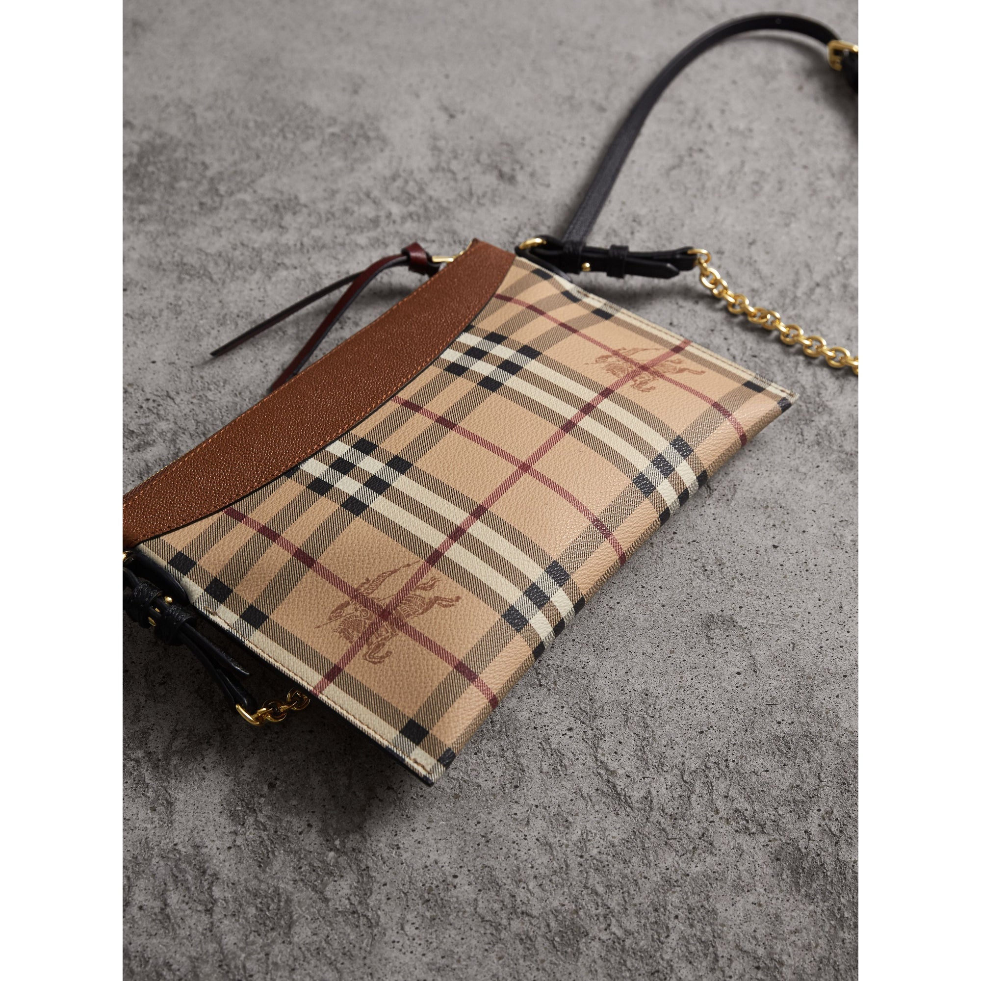 BRIGHT TOFFEE/MULTI Clutch bicolore en cuir et tissu Haymarket check