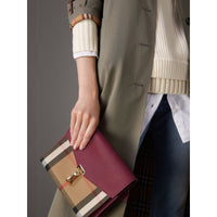 BERRY PINK Petit sac à bandoulière en cuir et coton House check