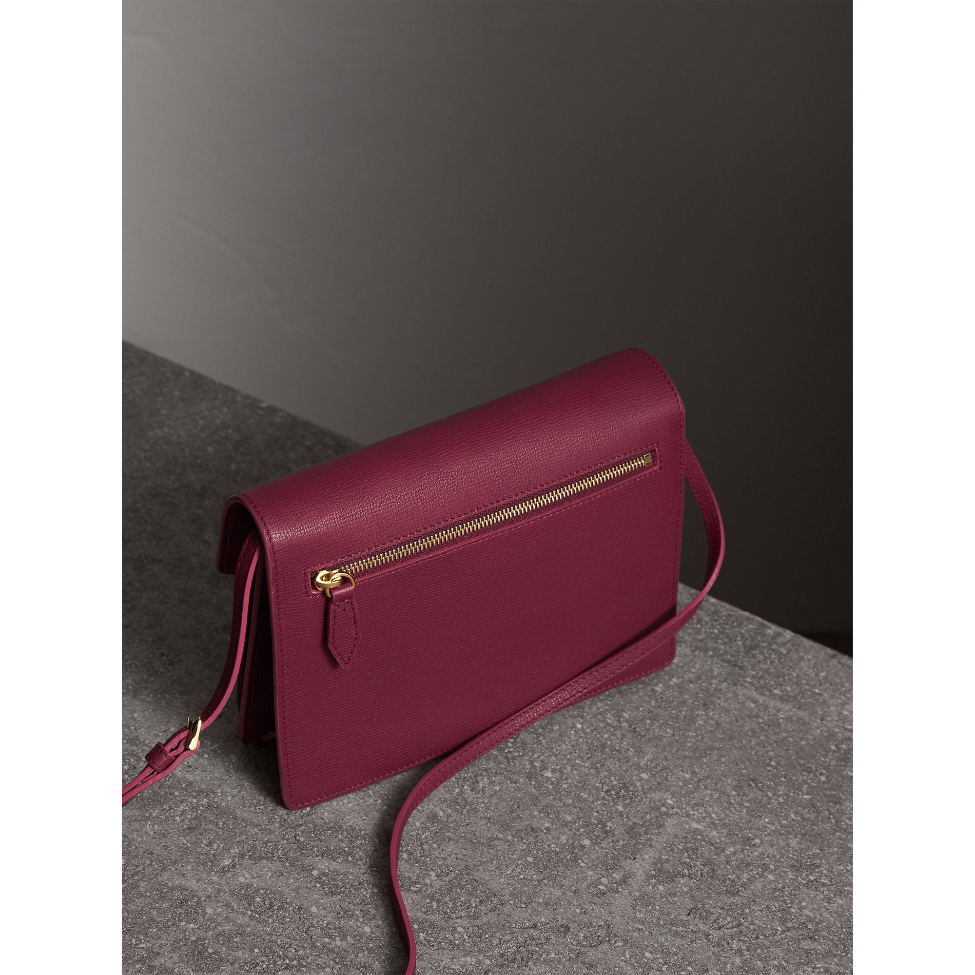 BERRY PINK Petit sac à bandoulière en cuir et coton House check