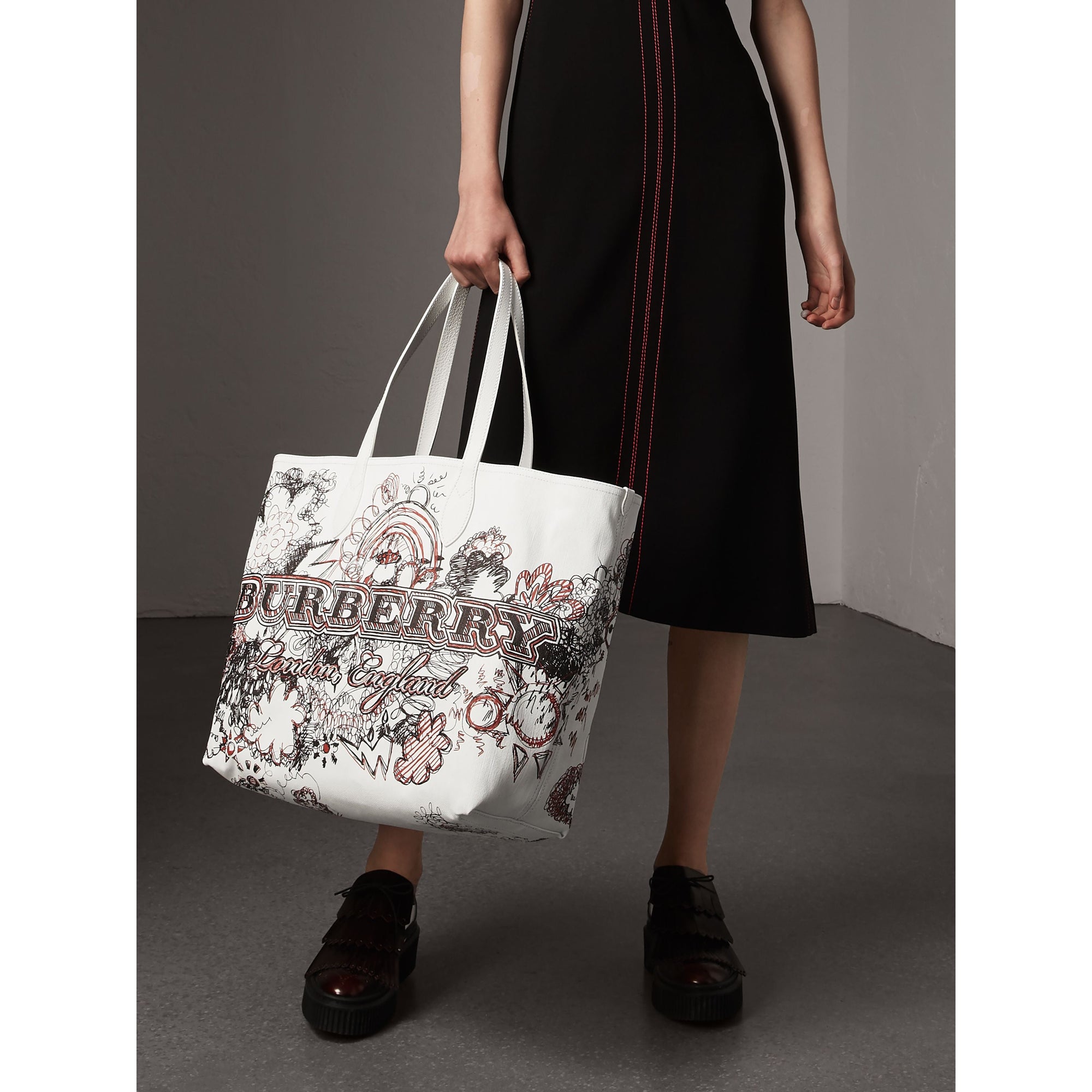 CLASSIC/WHITE/WHITE Grand sac tote Doodle réversible