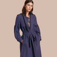 NAVY Trench-coat en soie oversize avec manches bouffantes