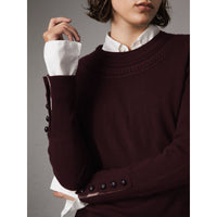 DEEP CLARET Pull en cachemire avec empiècement en maille torsadée