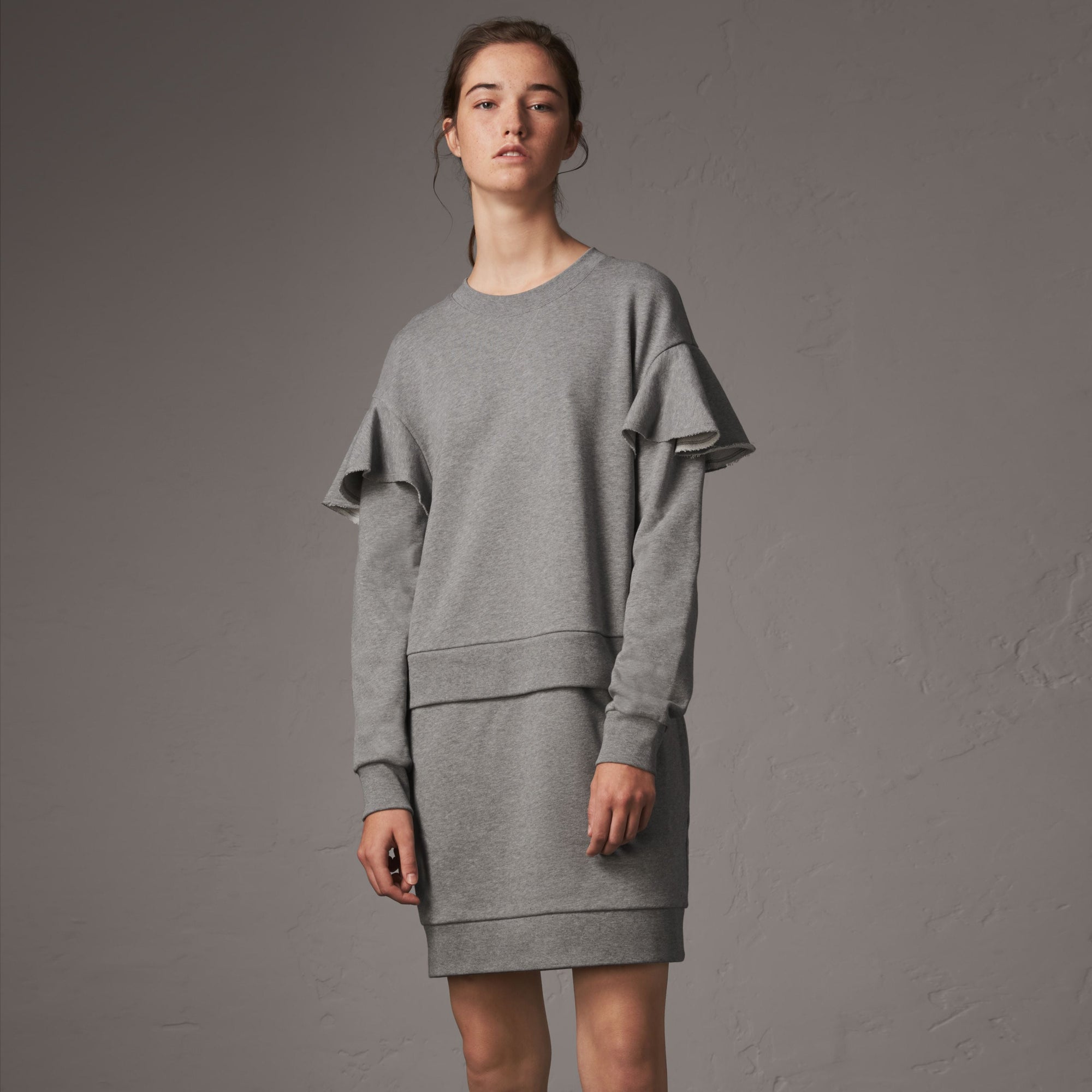 PALE GREY MELANGE Robe pull en coton à manches à volants