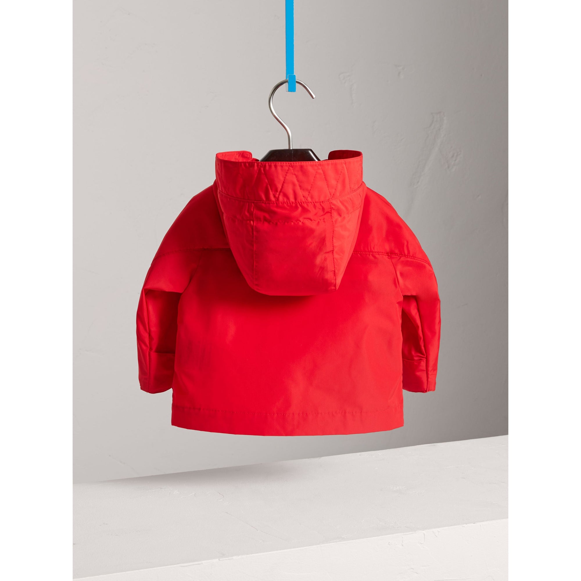 BRIGHT ORANGE RED Veste à capuche en taffetas à mémoire de forme