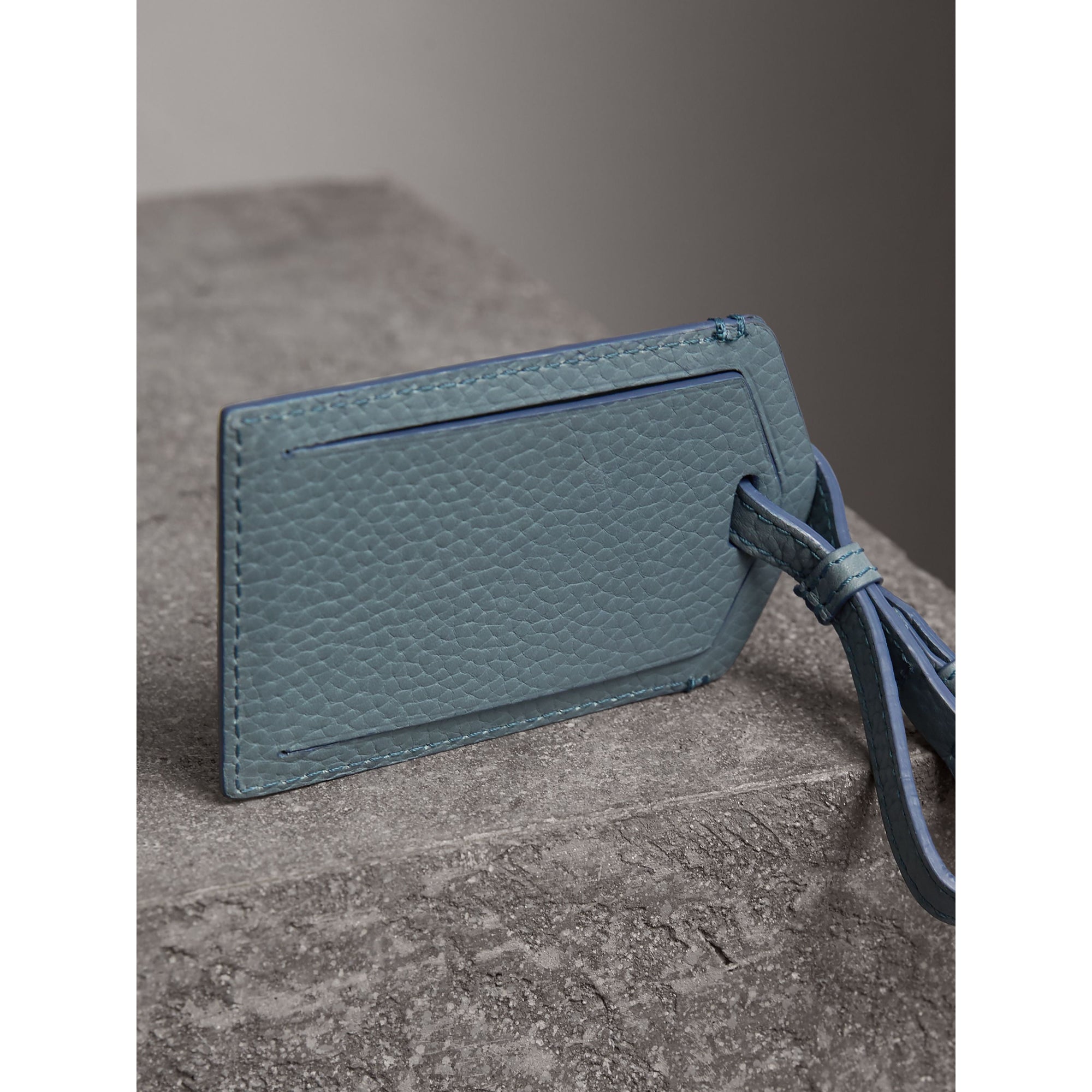 DUSTY TEAL BLUE Porte-étiquette en cuir grainé