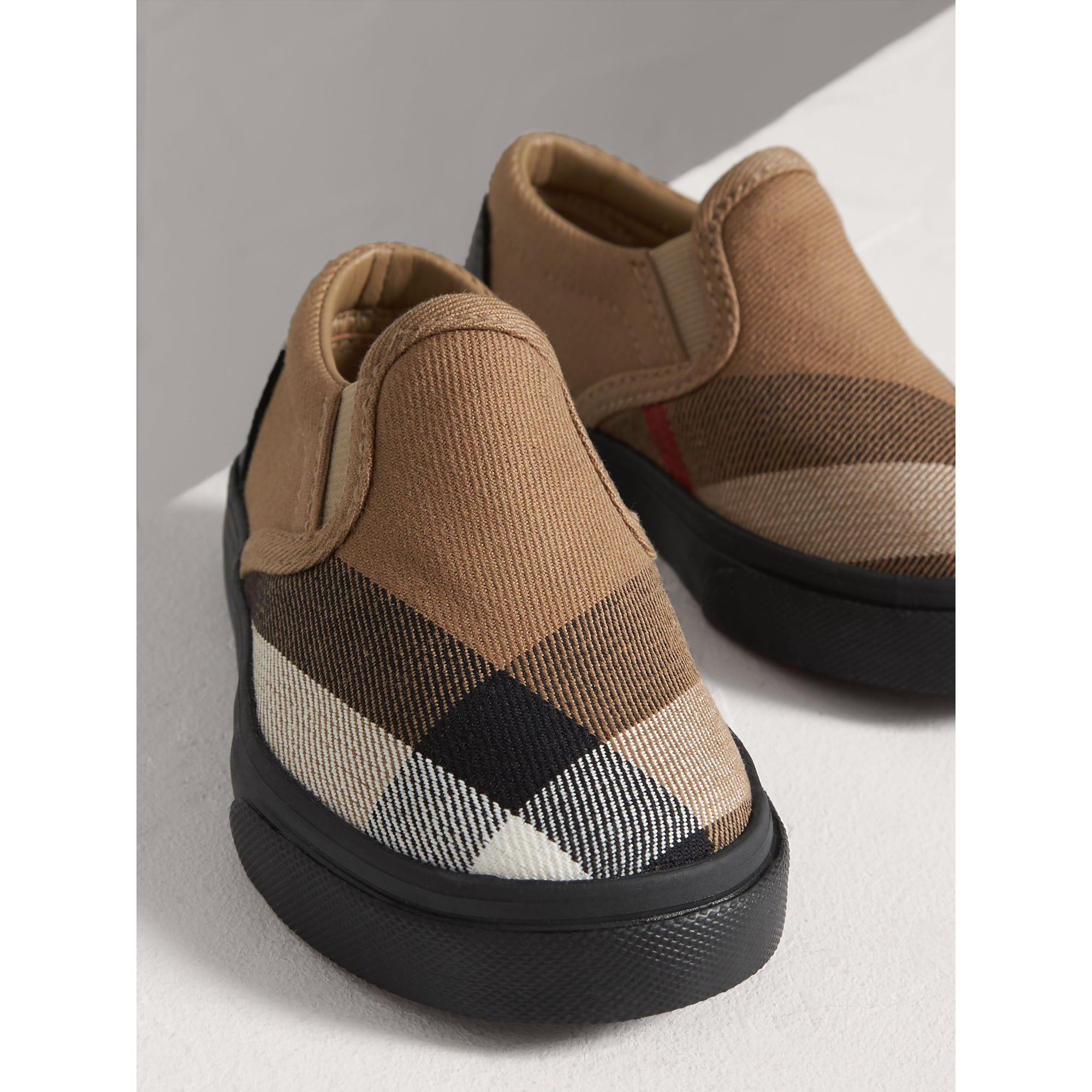 CLASSIC/BLACK Sneakers sans lacets en cuir et tissu House check