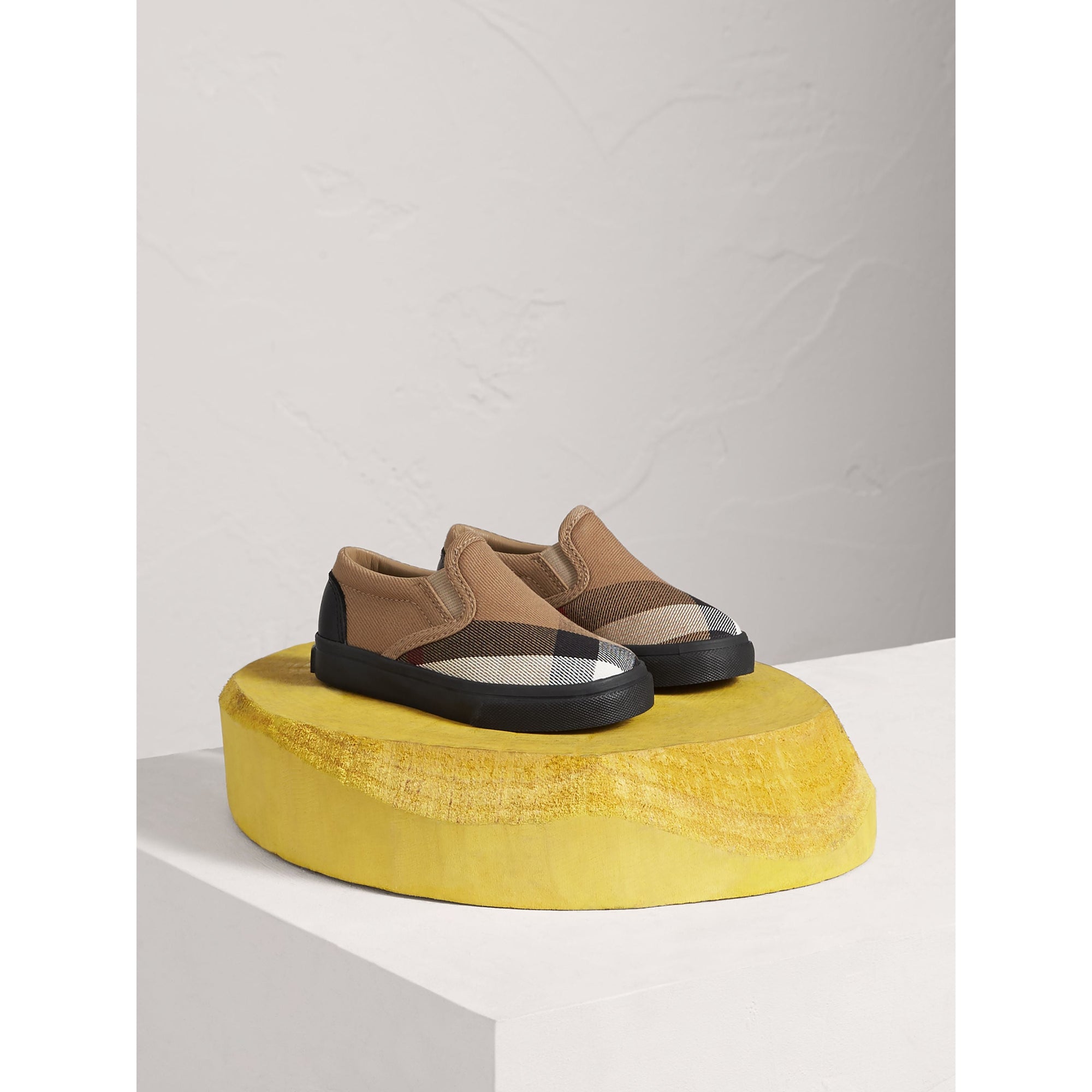 CLASSIC/BLACK Sneakers sans lacets en cuir et tissu House check